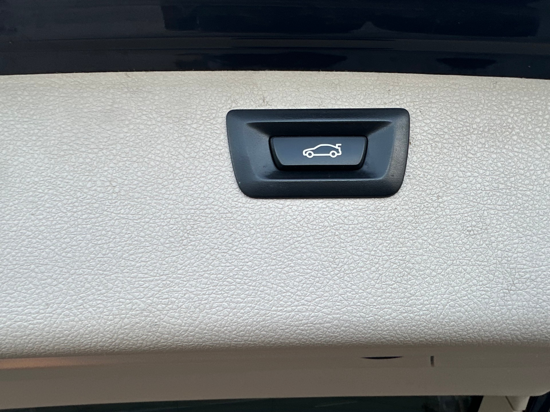 BMW 328i Touring-image-14