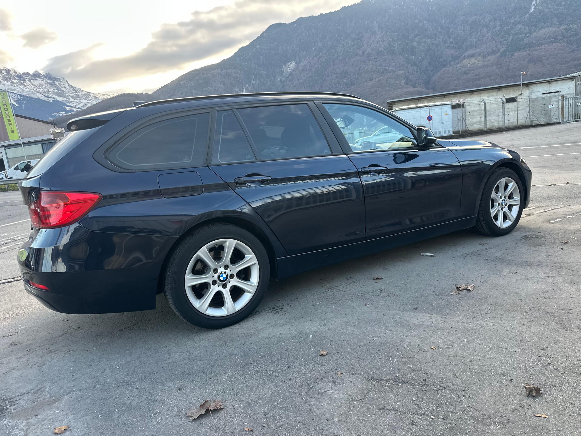 BMW 328i Touring-image-7