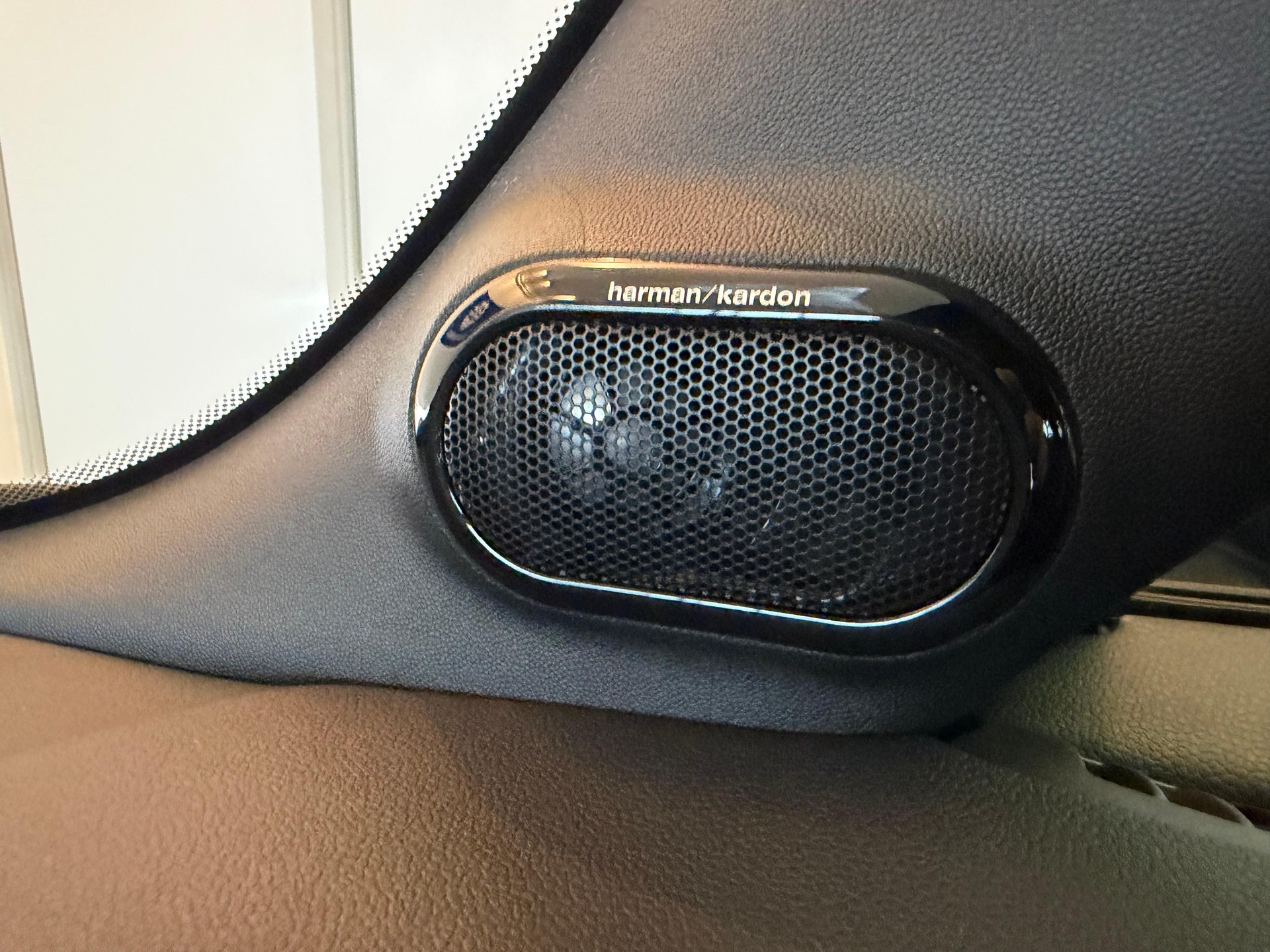 MINI Cabrio F57 2.0i Cooper S-image-17