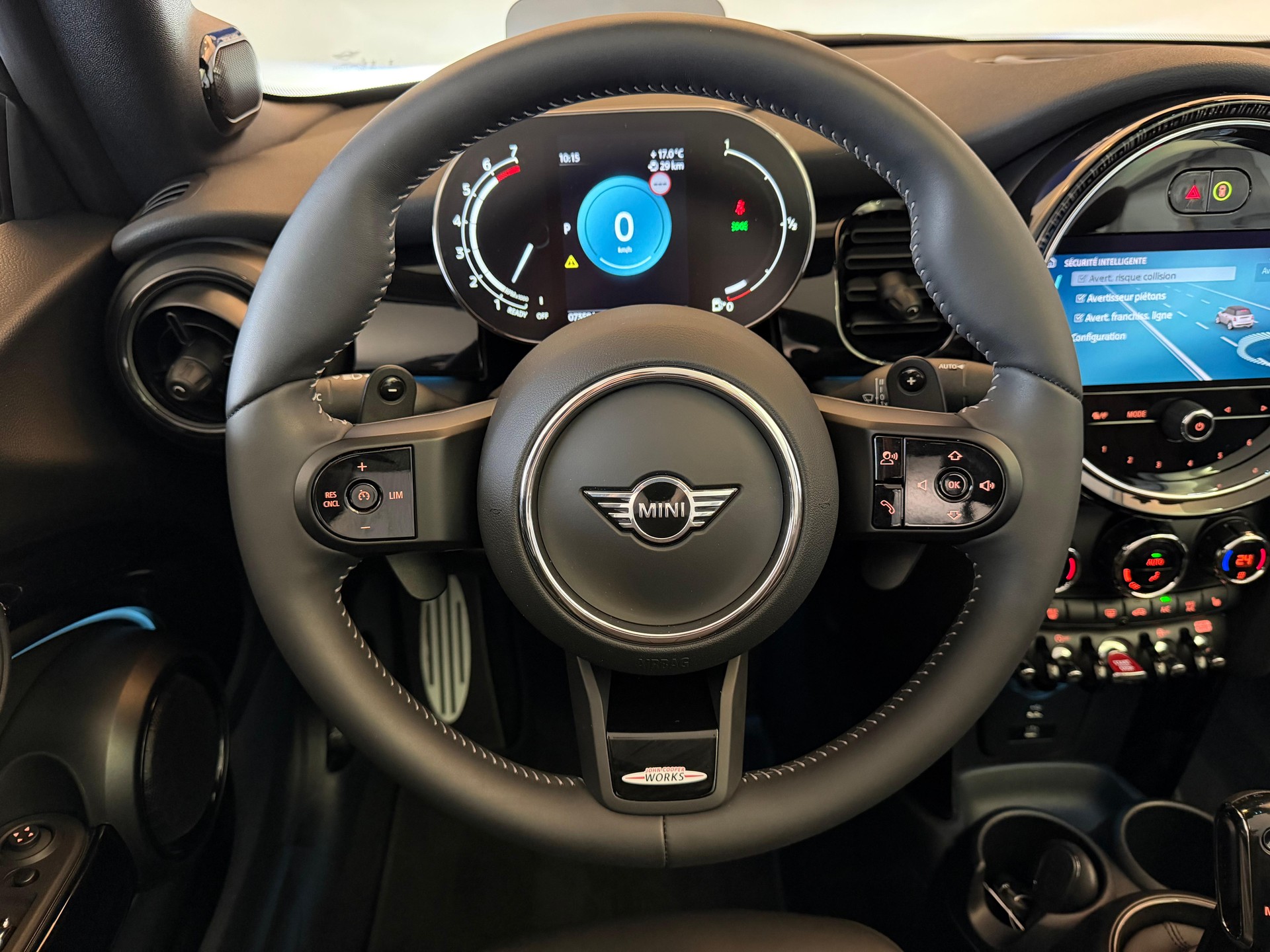MINI Cabrio F57 2.0i Cooper S-image-13
