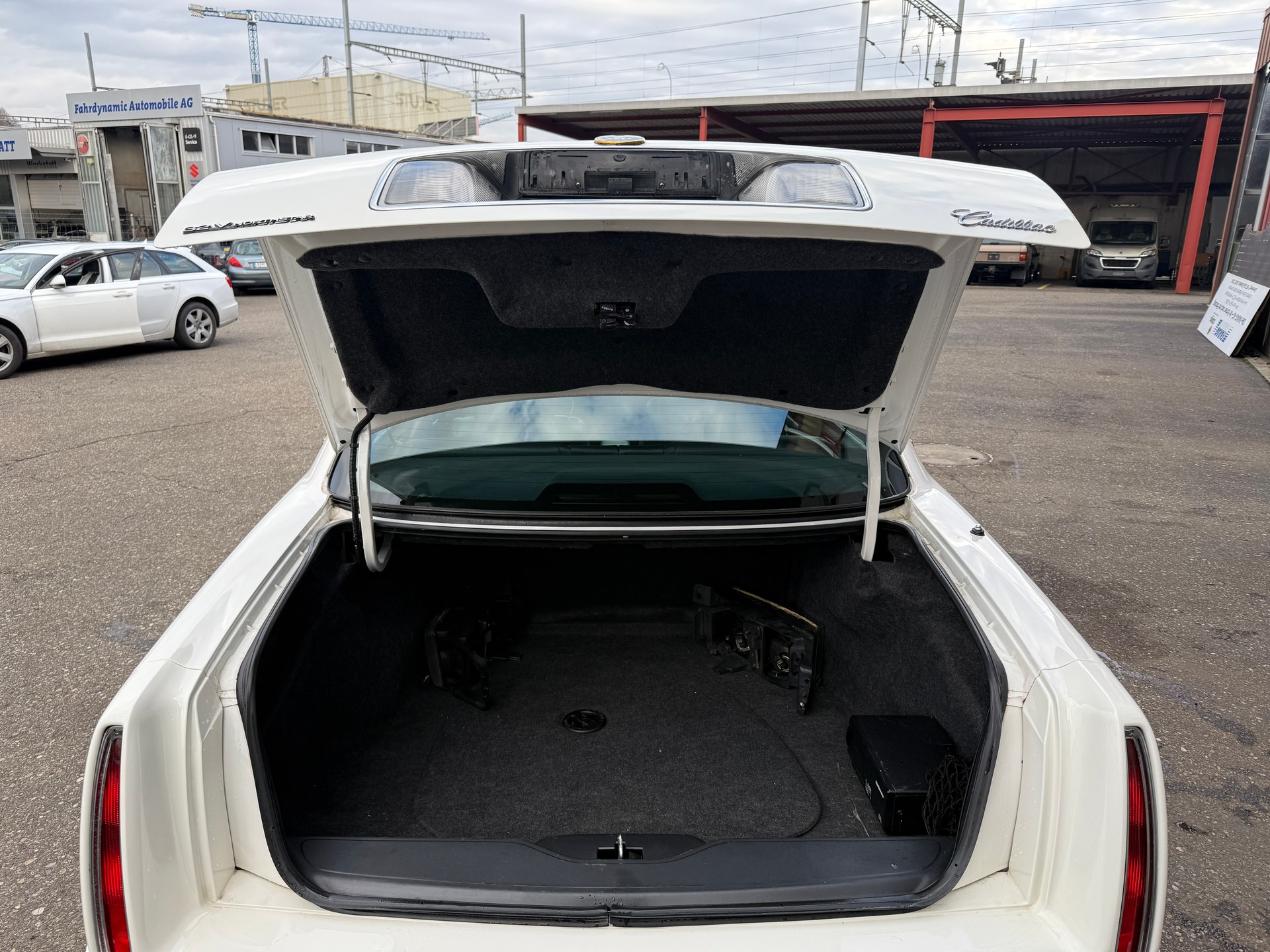CADILLAC DEVILLE-image-6