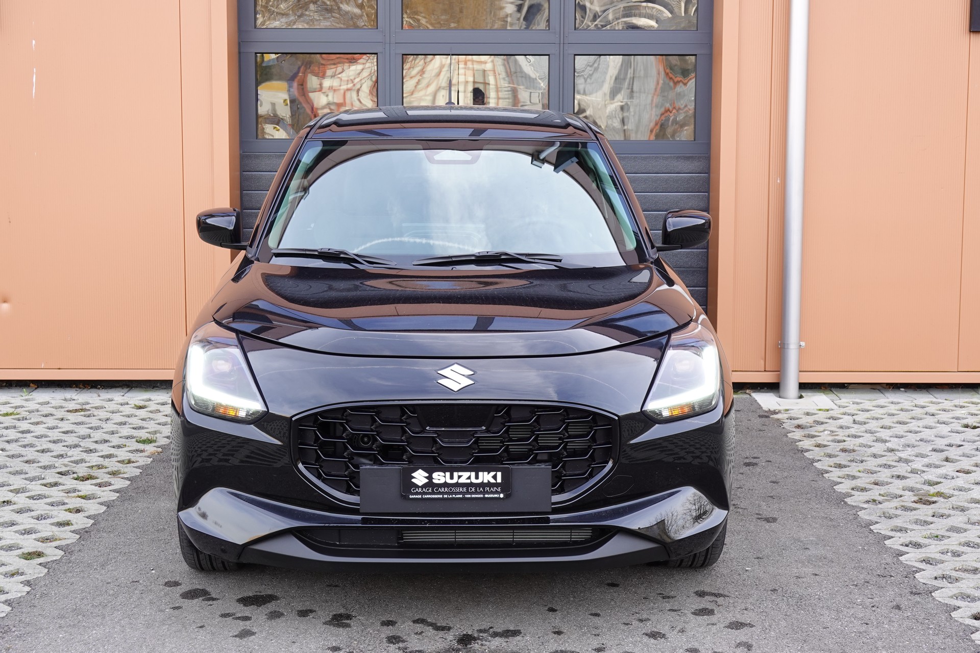 SUZUKI Swift 1.2 Compact+ Hybrid-image-2
