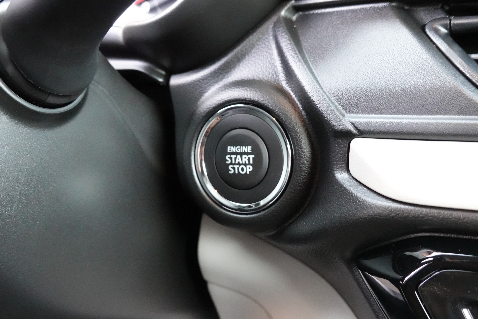 SUZUKI Swift 1.2 Compact+ Hybrid-image-11