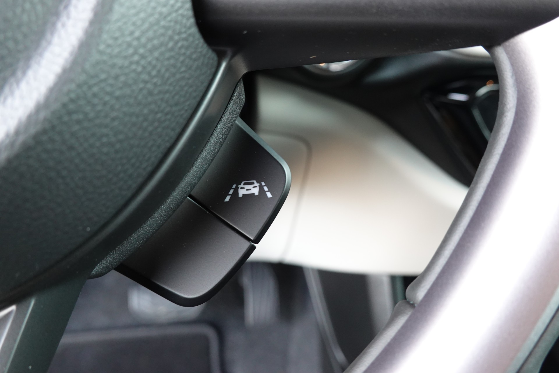 SUZUKI Swift 1.2 Compact+ Hybrid-image-10