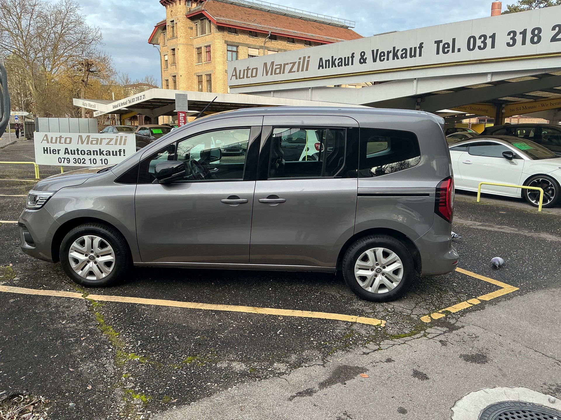 RENAULT Kangoo 1.3 TCe 100 PF Edition One-image-2