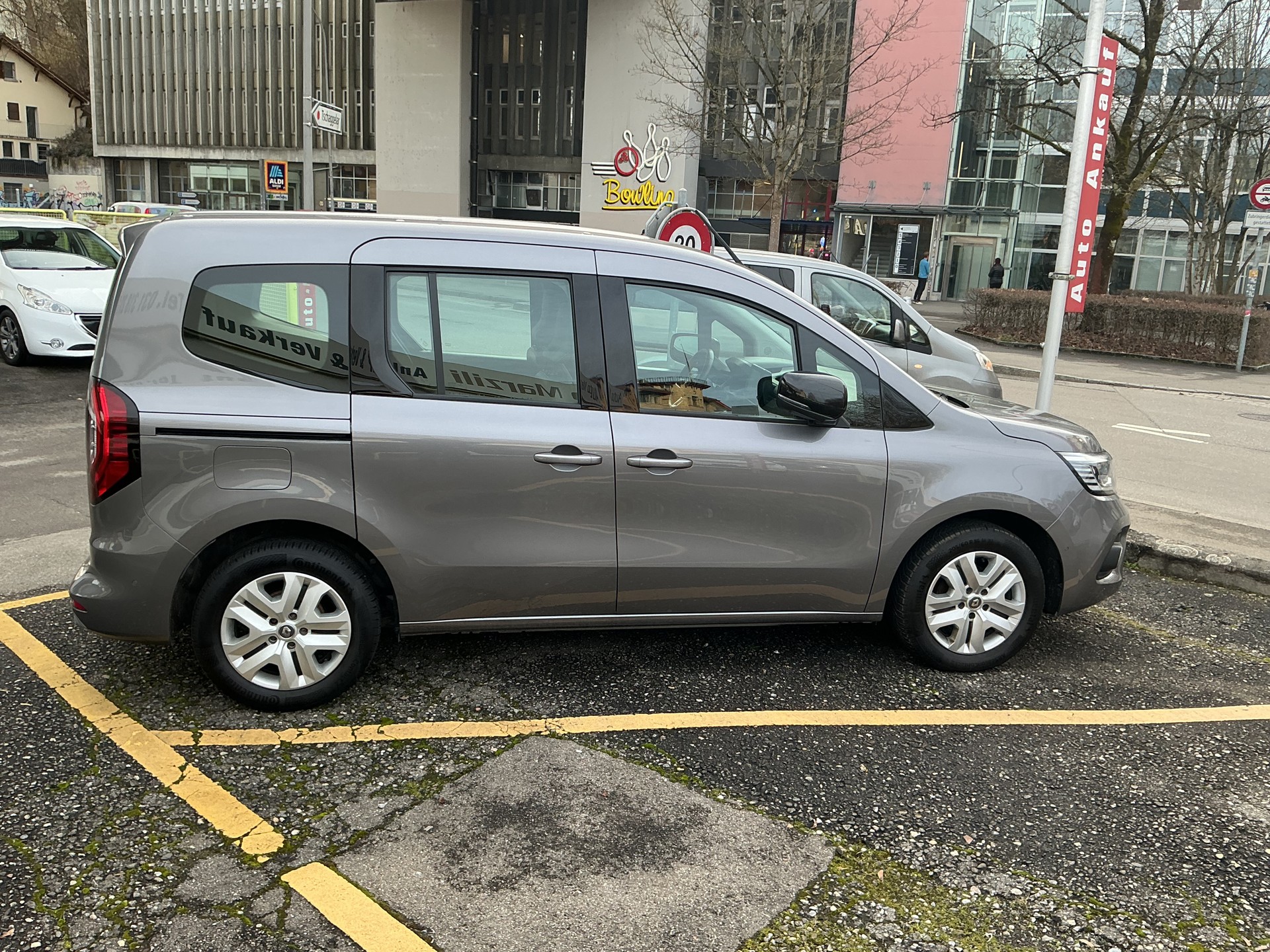 RENAULT Kangoo 1.3 TCe 100 PF Edition One-image-6