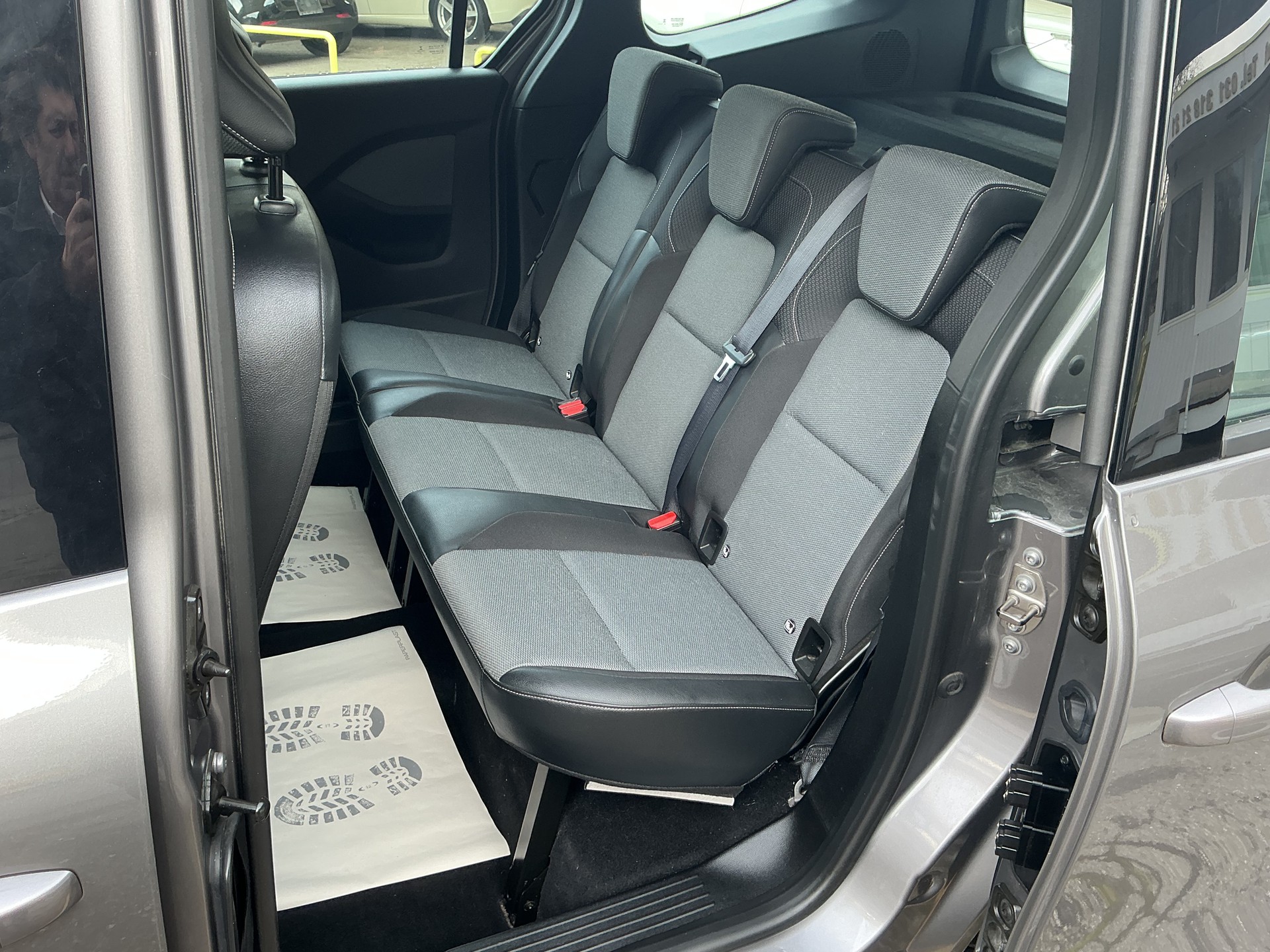 RENAULT Kangoo 1.3 TCe 100 PF Edition One-image-12