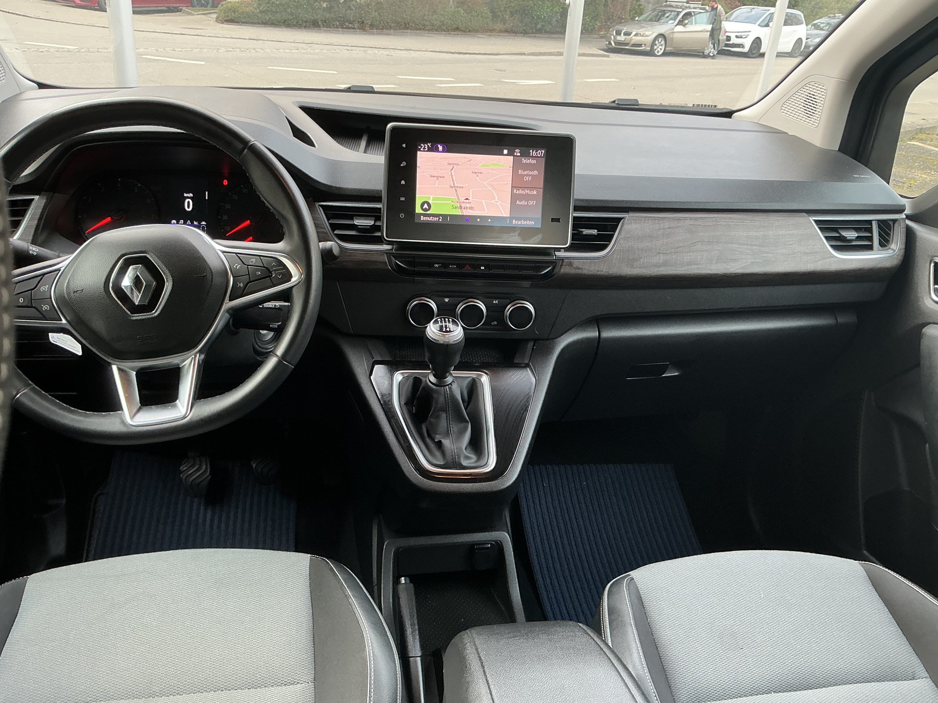 RENAULT Kangoo 1.3 TCe 100 PF Edition One-image-10