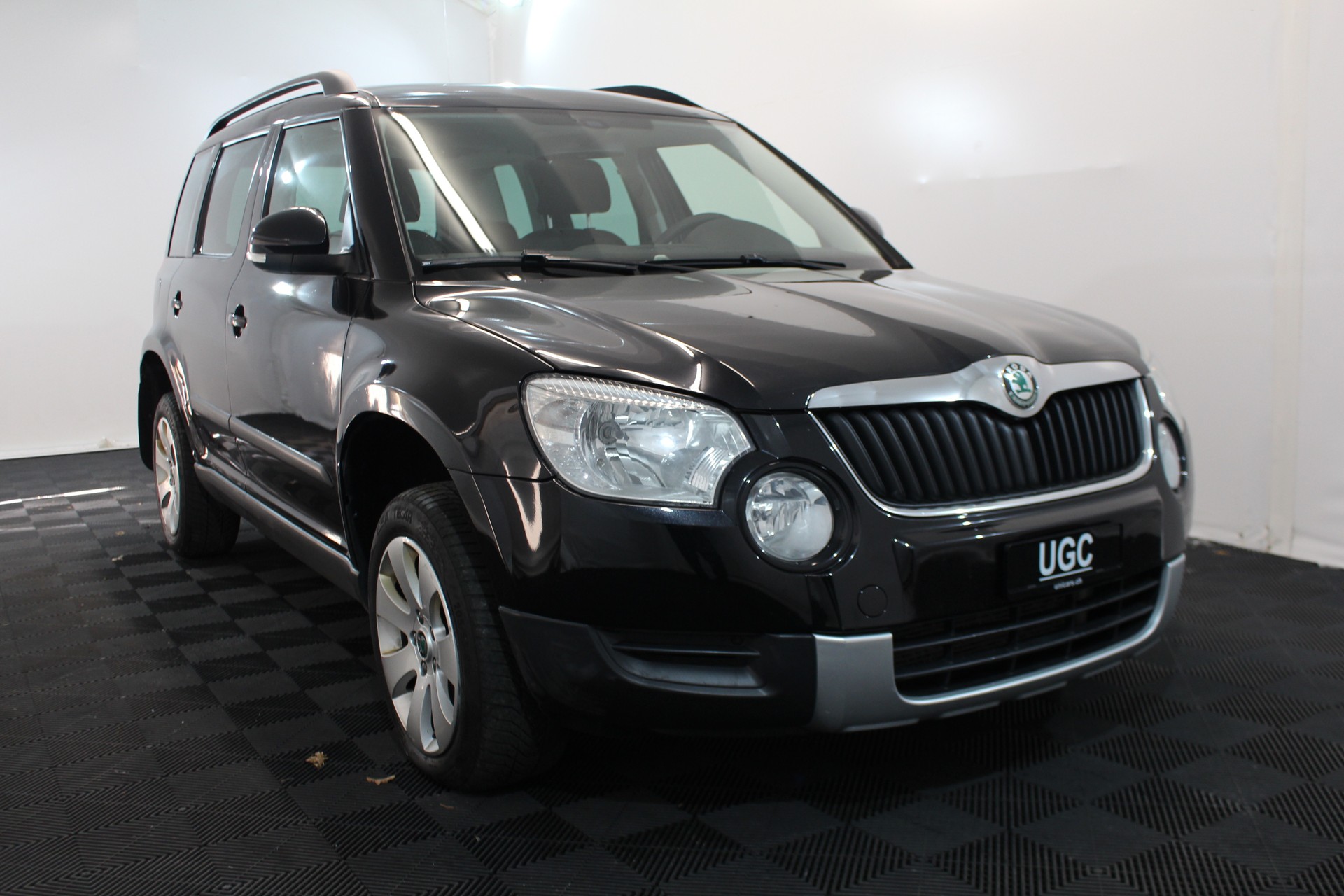 SKODA Yeti 1.8 TSI Active 4x4-image-0