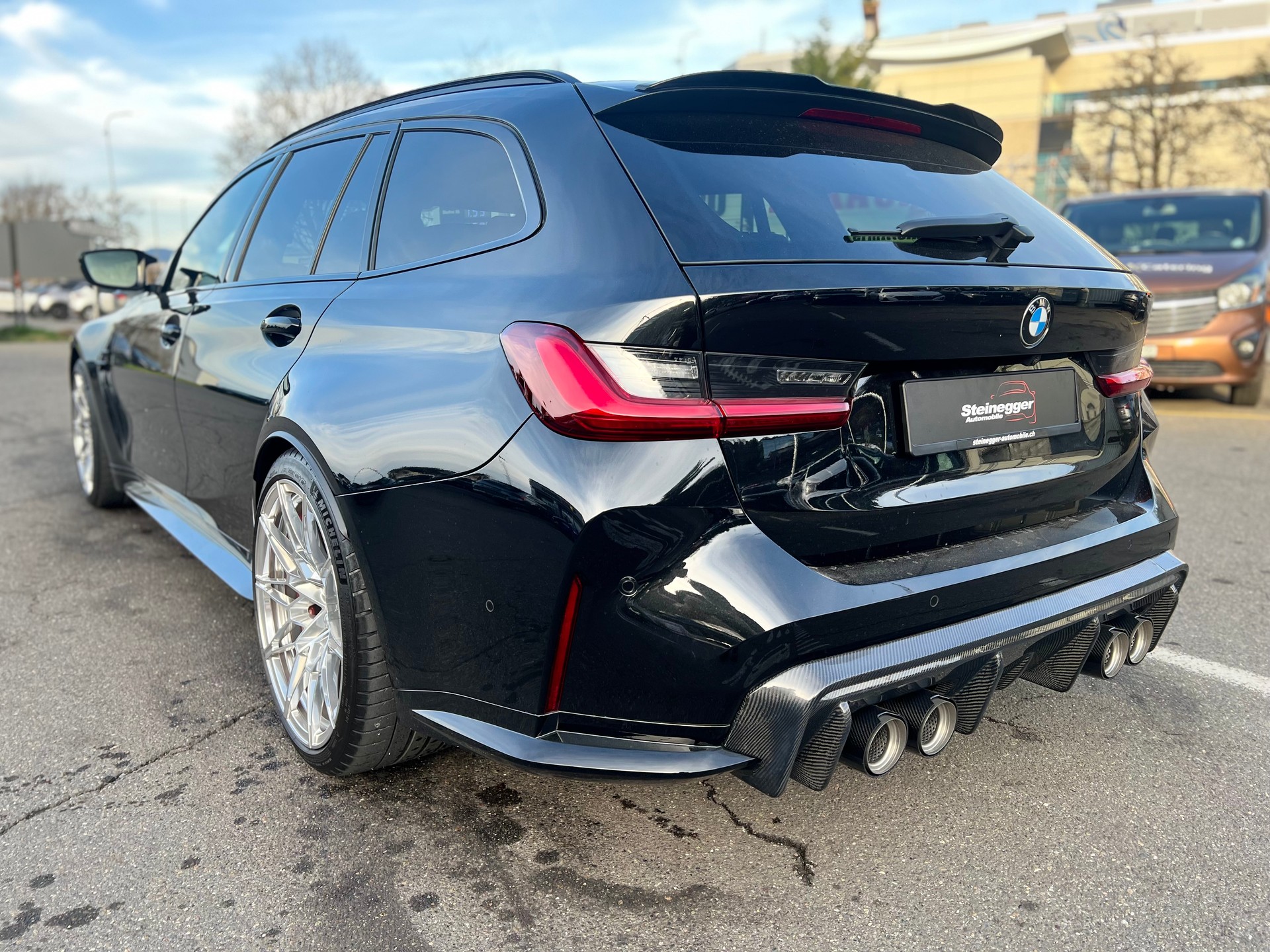 BMW M3 Touring (Carbon Edition) xDrive Competition M-image-7