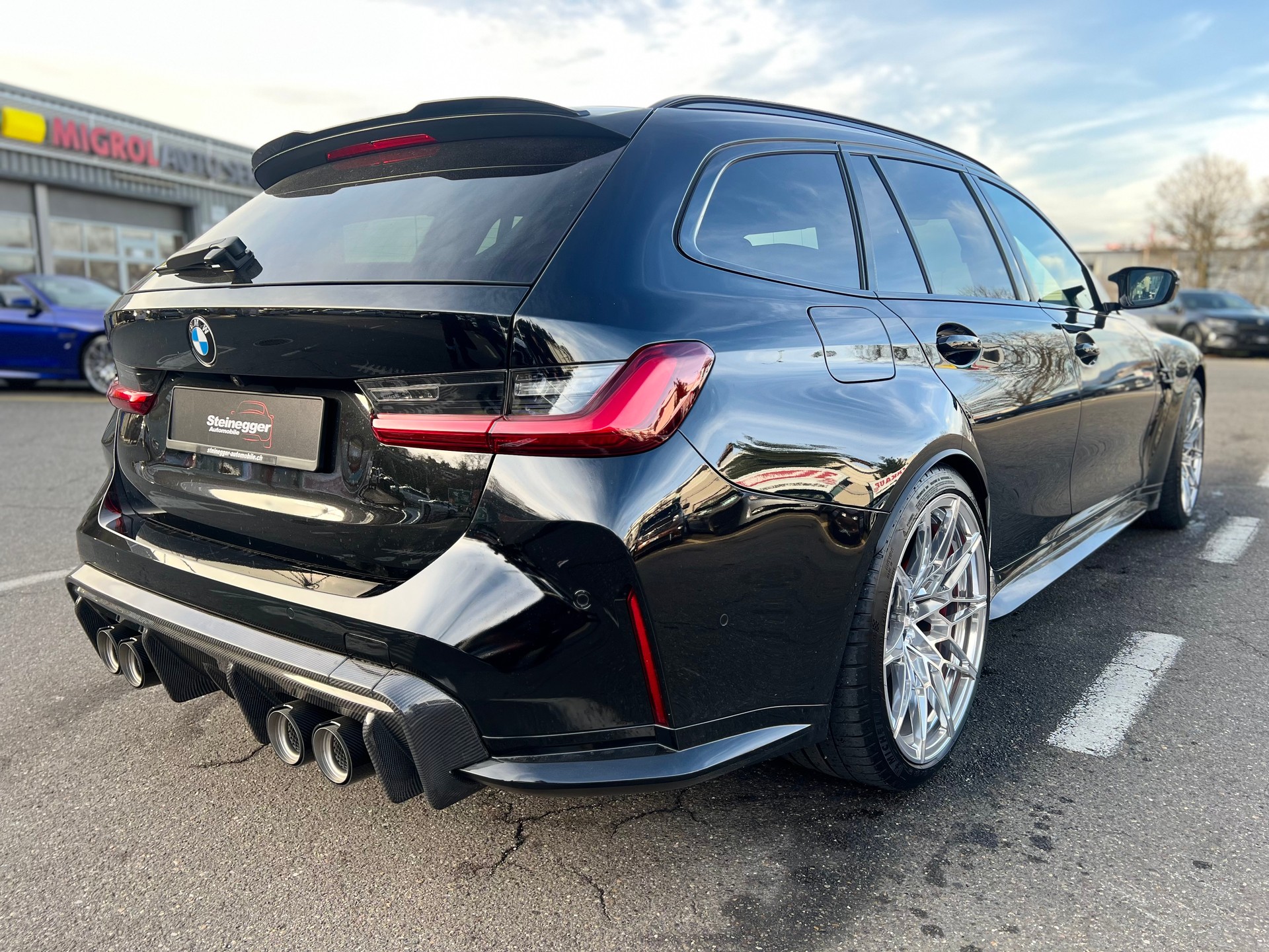 BMW M3 Touring (Carbon Edition) xDrive Competition M-image-10