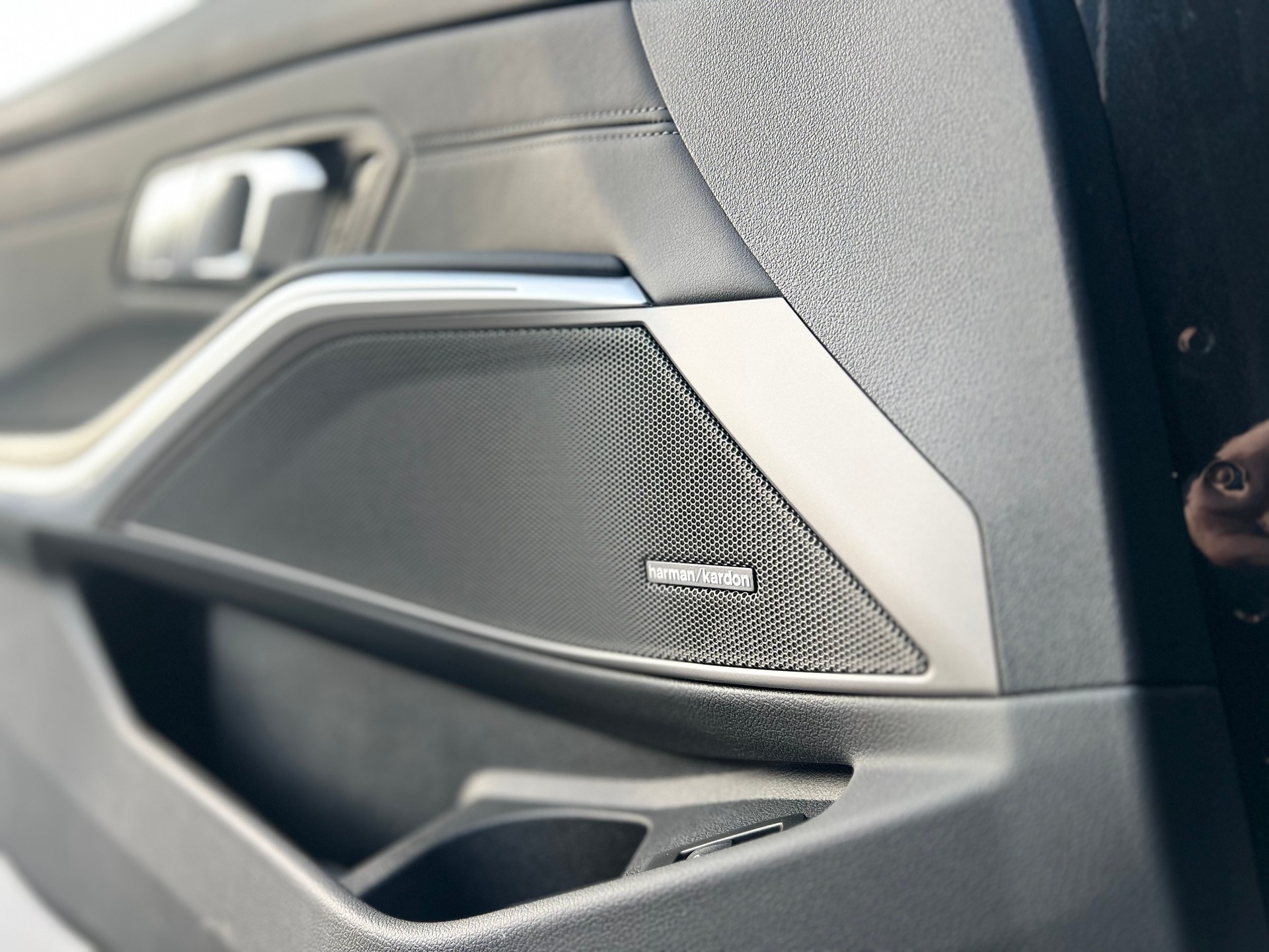 BMW M3 Touring (Carbon Edition) xDrive Competition M-image-17
