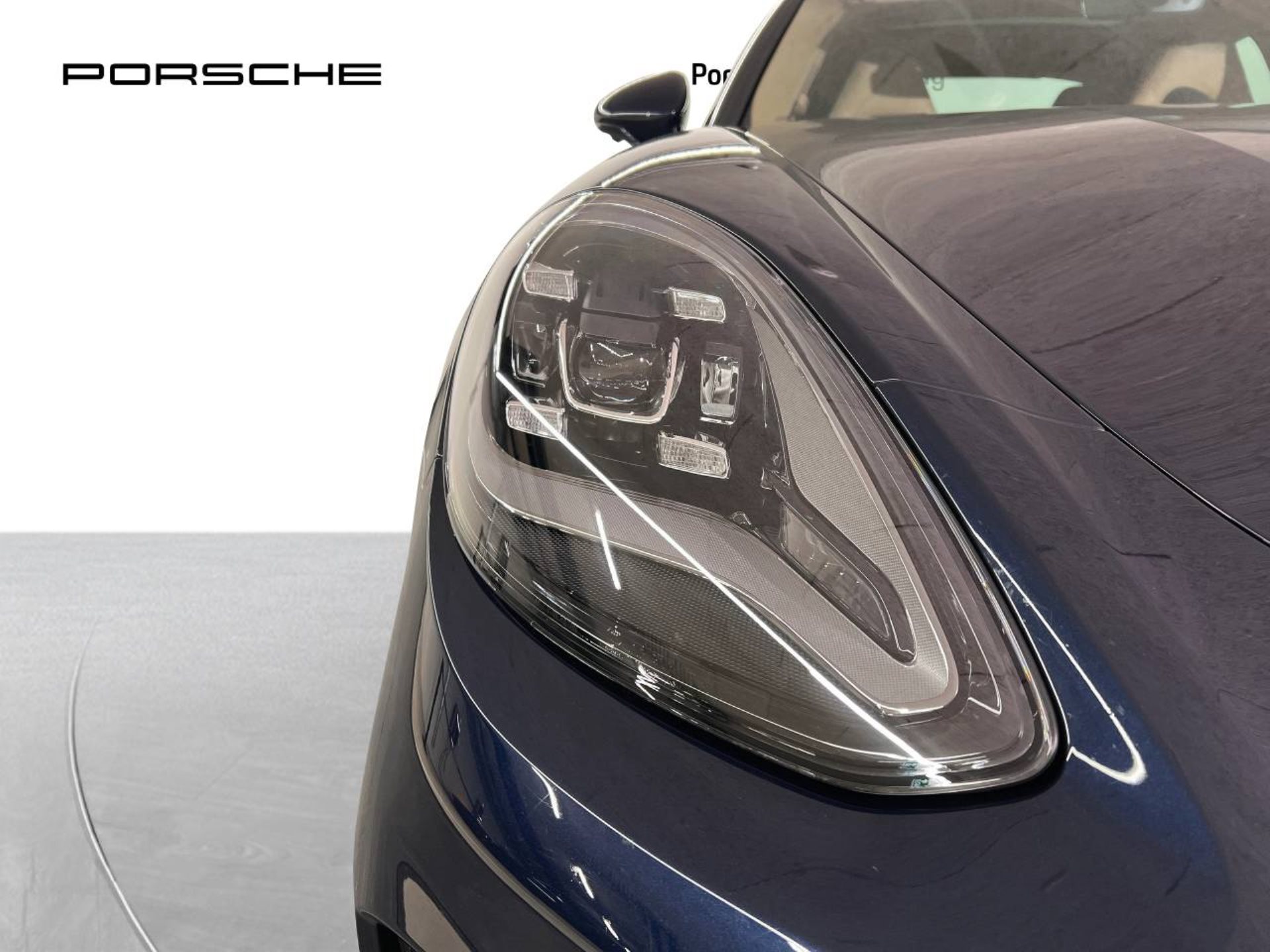 PORSCHE Panamera 4 E-Hybrid-image-11