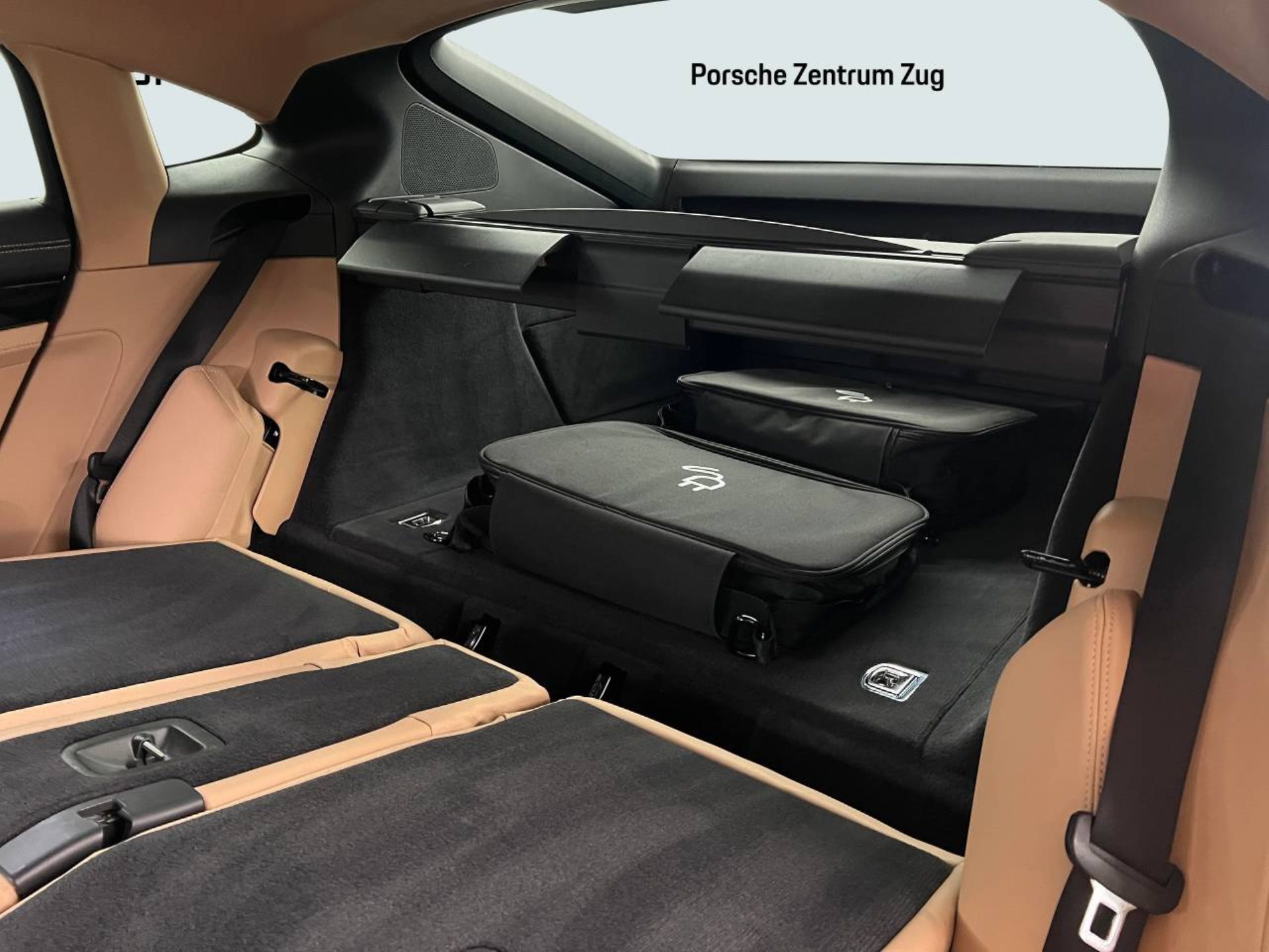 PORSCHE Panamera 4 E-Hybrid-image-23