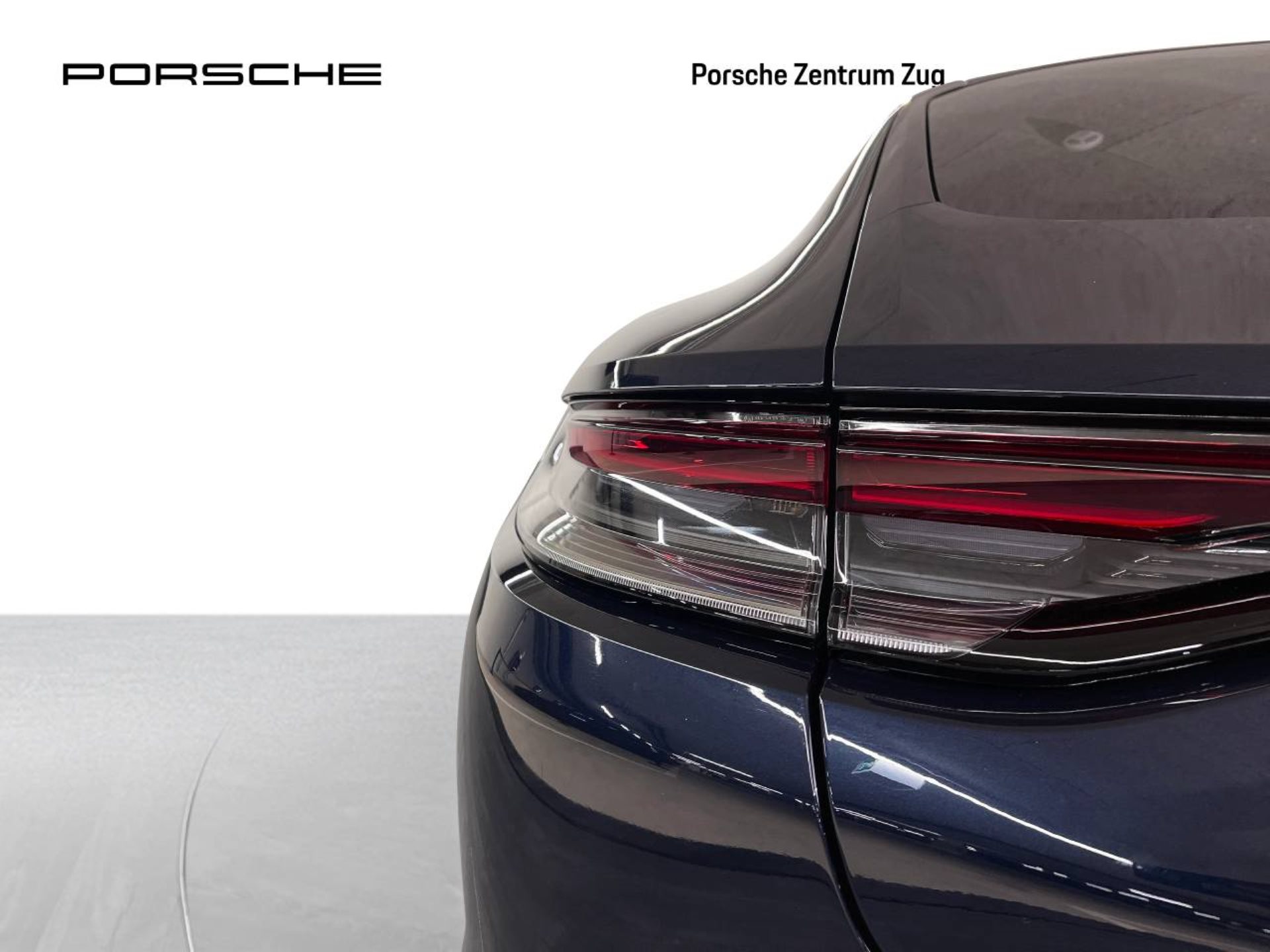 PORSCHE Panamera 4 E-Hybrid-image-12