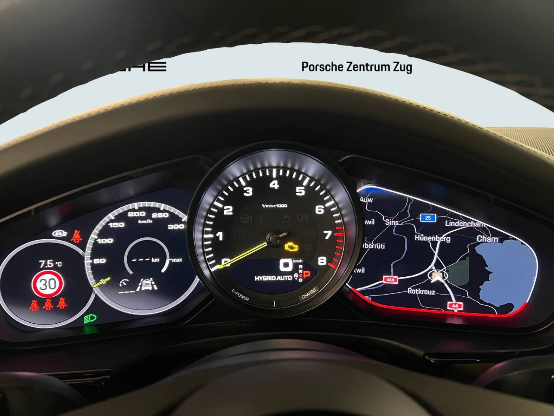 PORSCHE Panamera 4 E-Hybrid-image-24