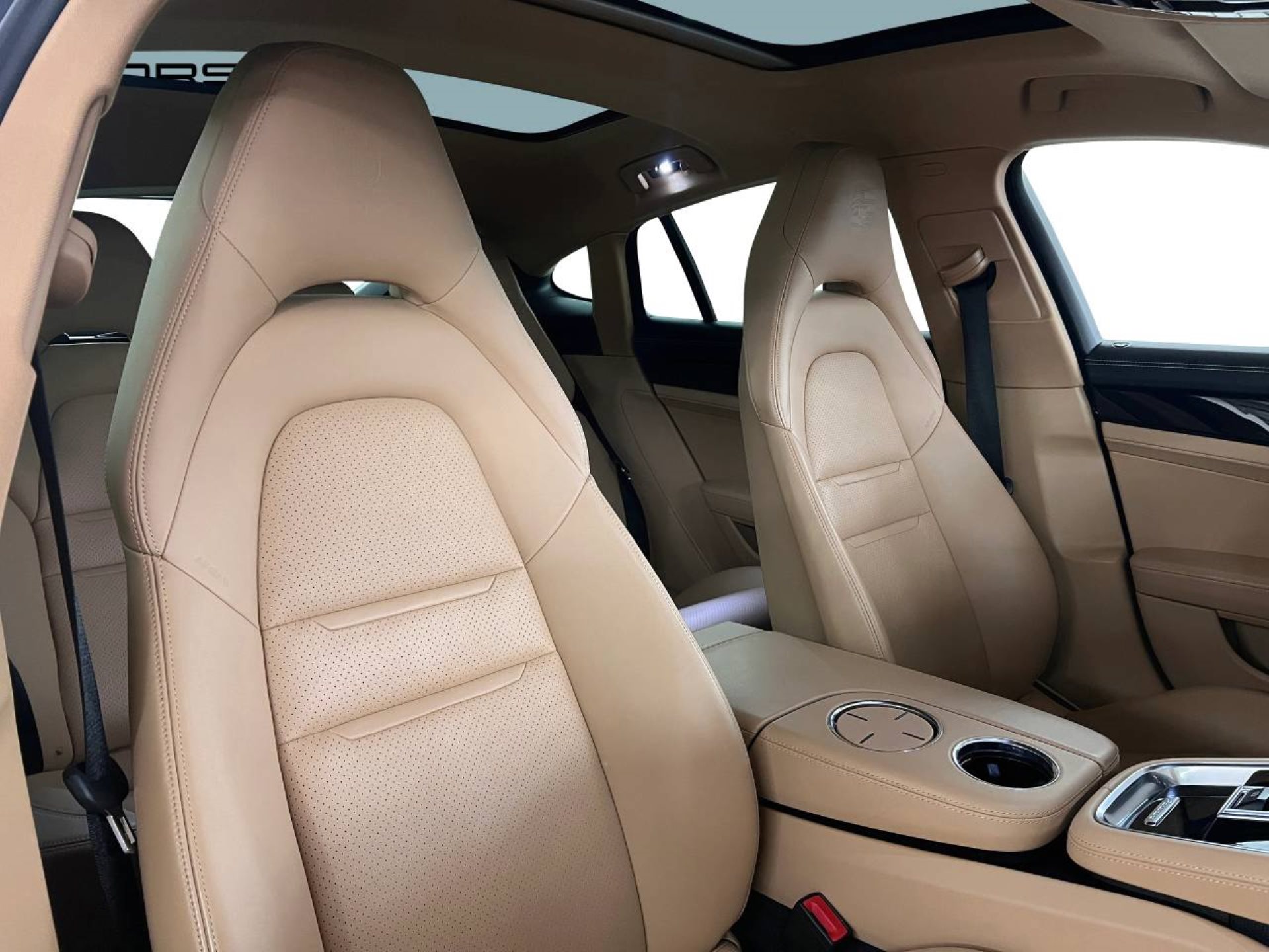 PORSCHE Panamera 4 E-Hybrid-image-19