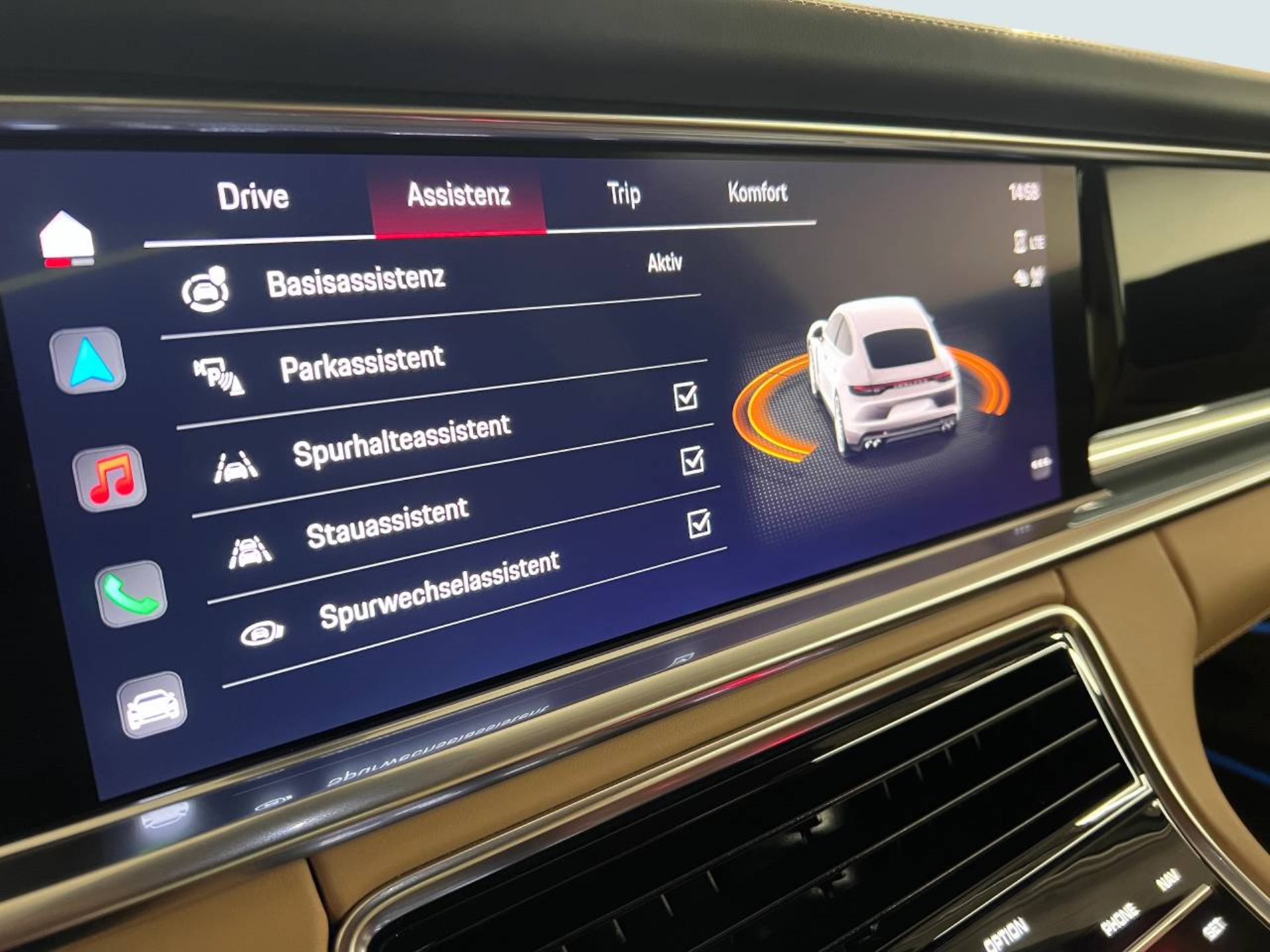 PORSCHE Panamera 4 E-Hybrid-image-28