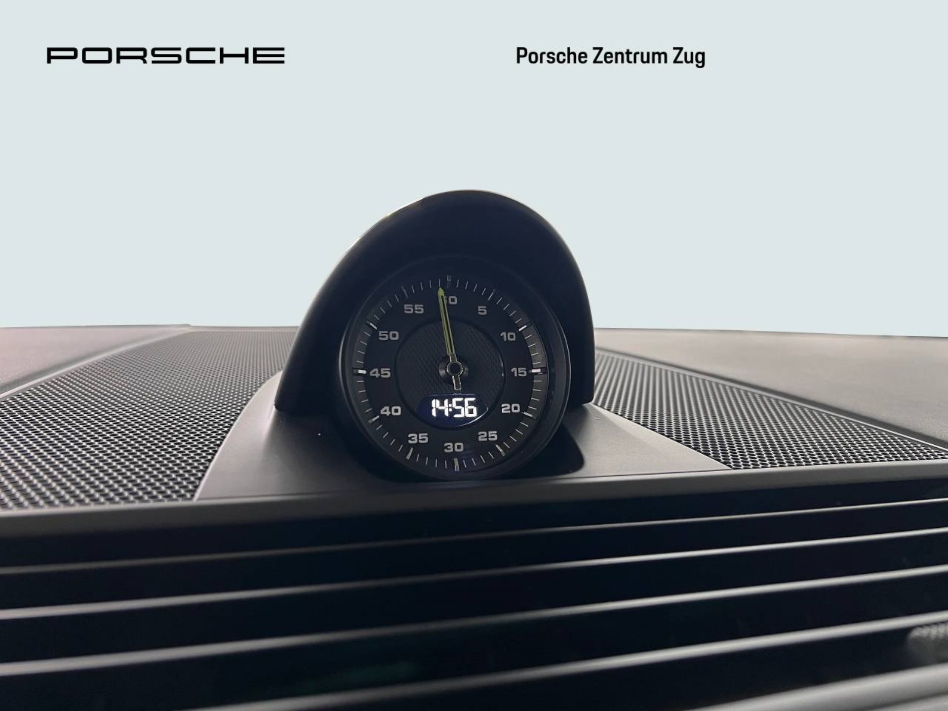 PORSCHE Panamera 4 E-Hybrid-image-25