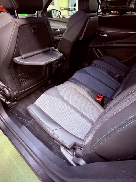 PEUGEOT 5008 1.5 BlueHDi Allure Pack EAT8-image-8