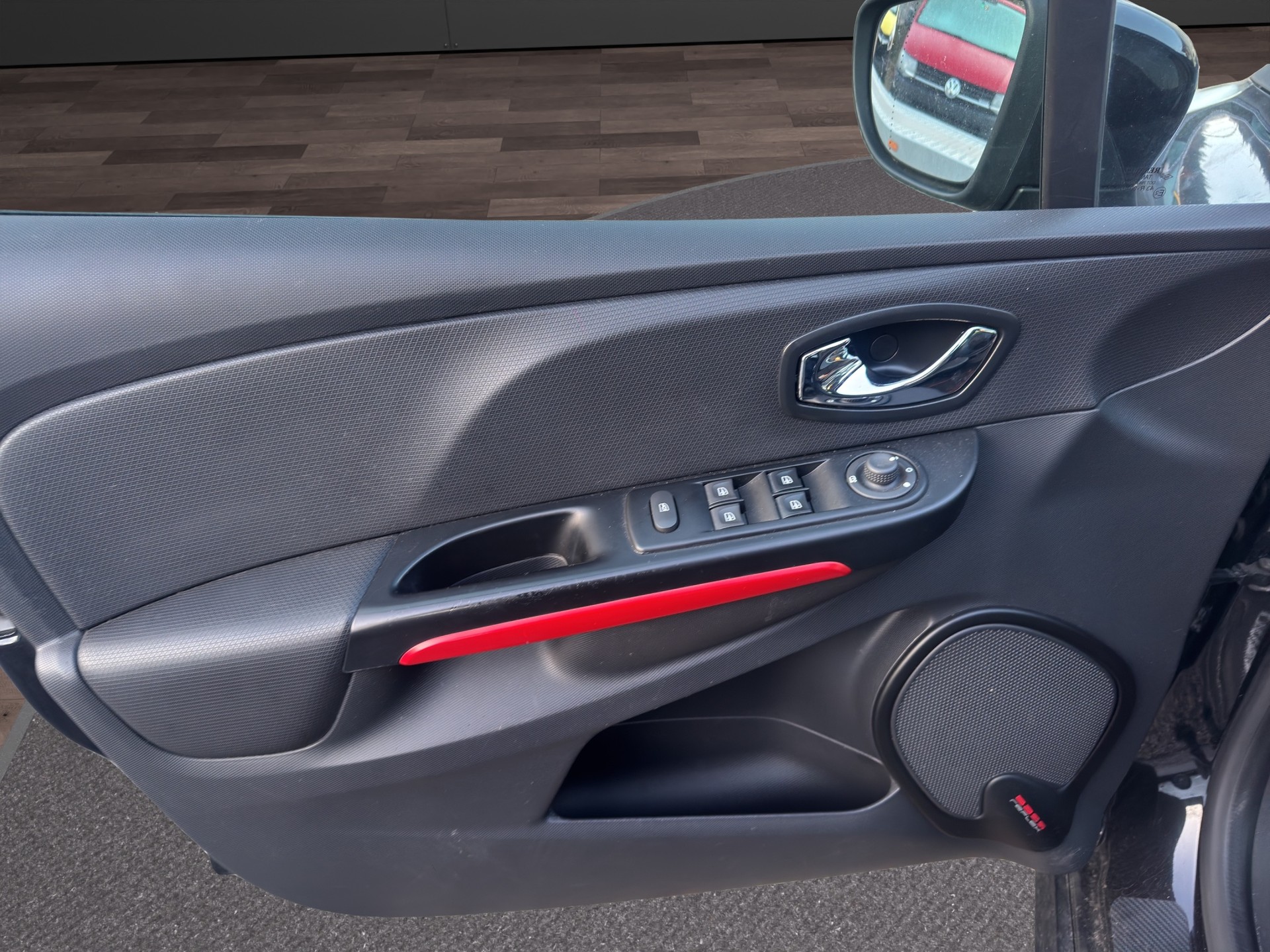 RENAULT Clio 1.6 T RS 200 EDC-image-10