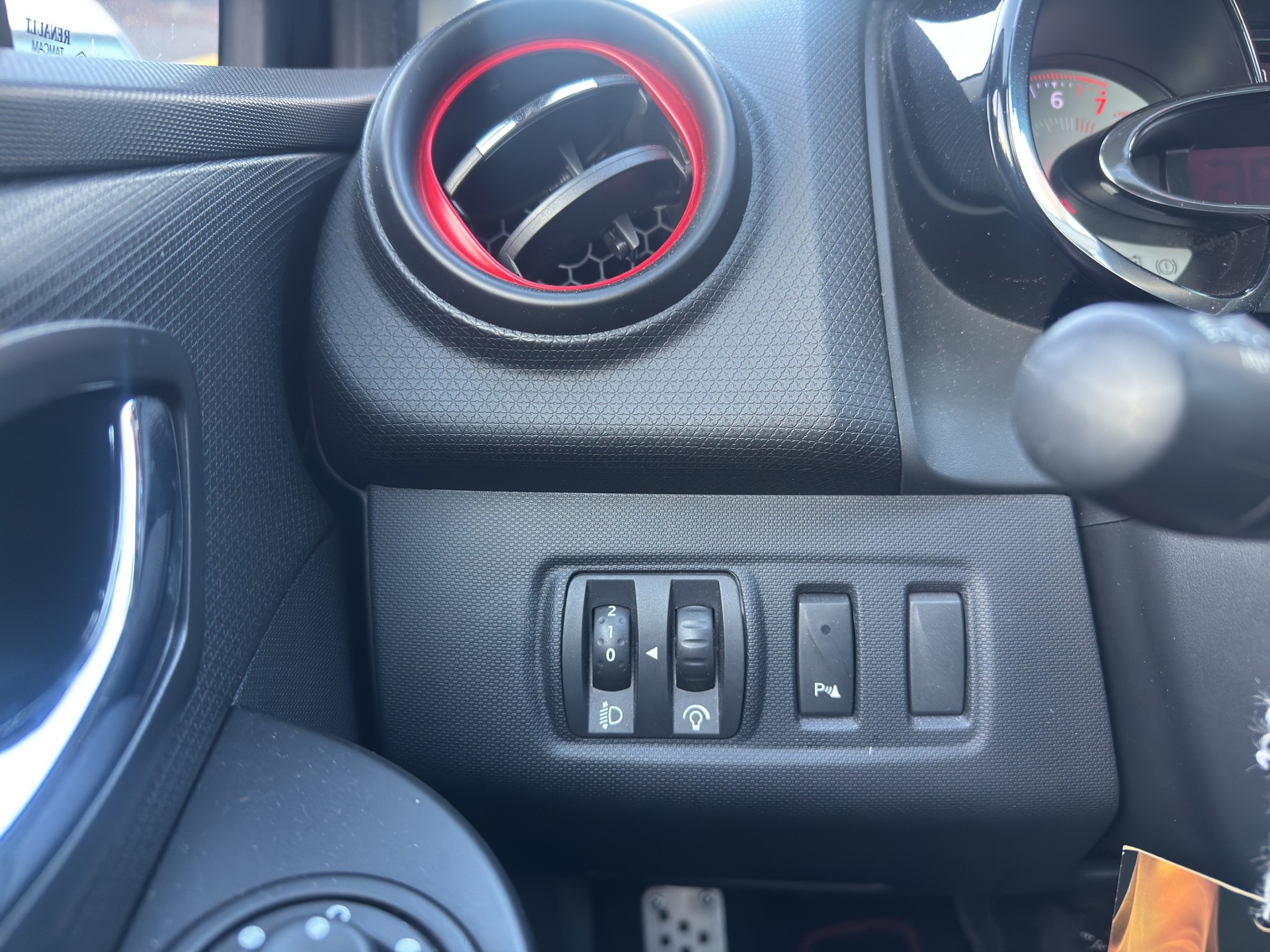 RENAULT Clio 1.6 T RS 200 EDC-image-27
