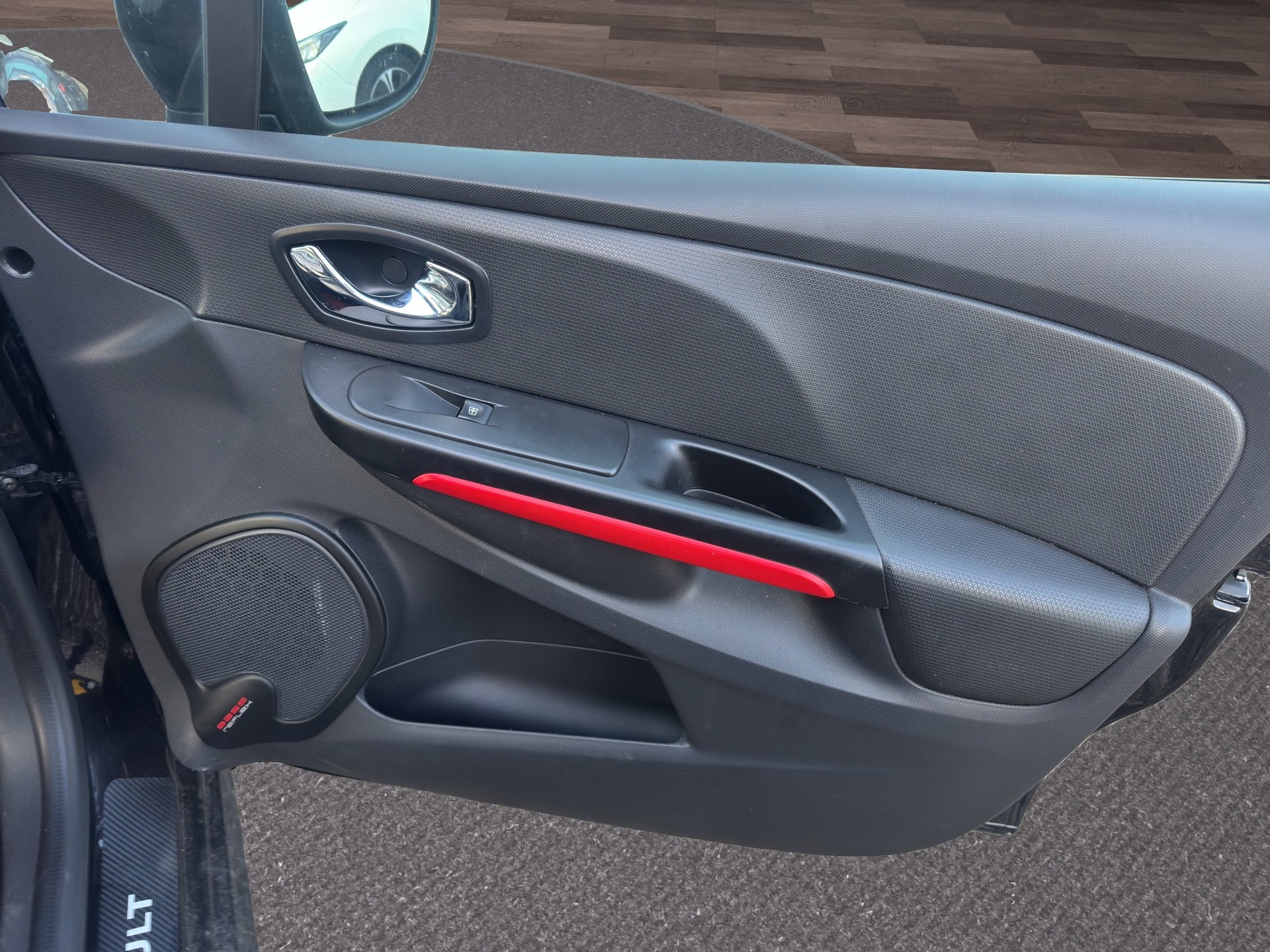 RENAULT Clio 1.6 T RS 200 EDC-image-19