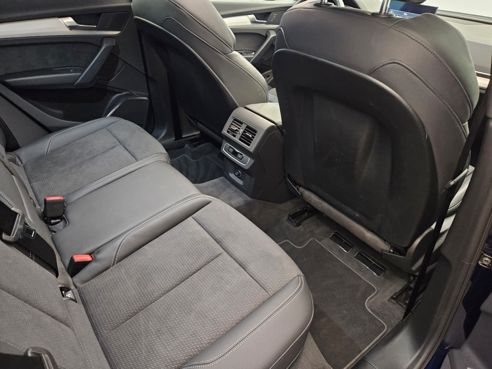 AUDI Q5 Sportback 45 TFSI S line quattro S-tronic-image-13