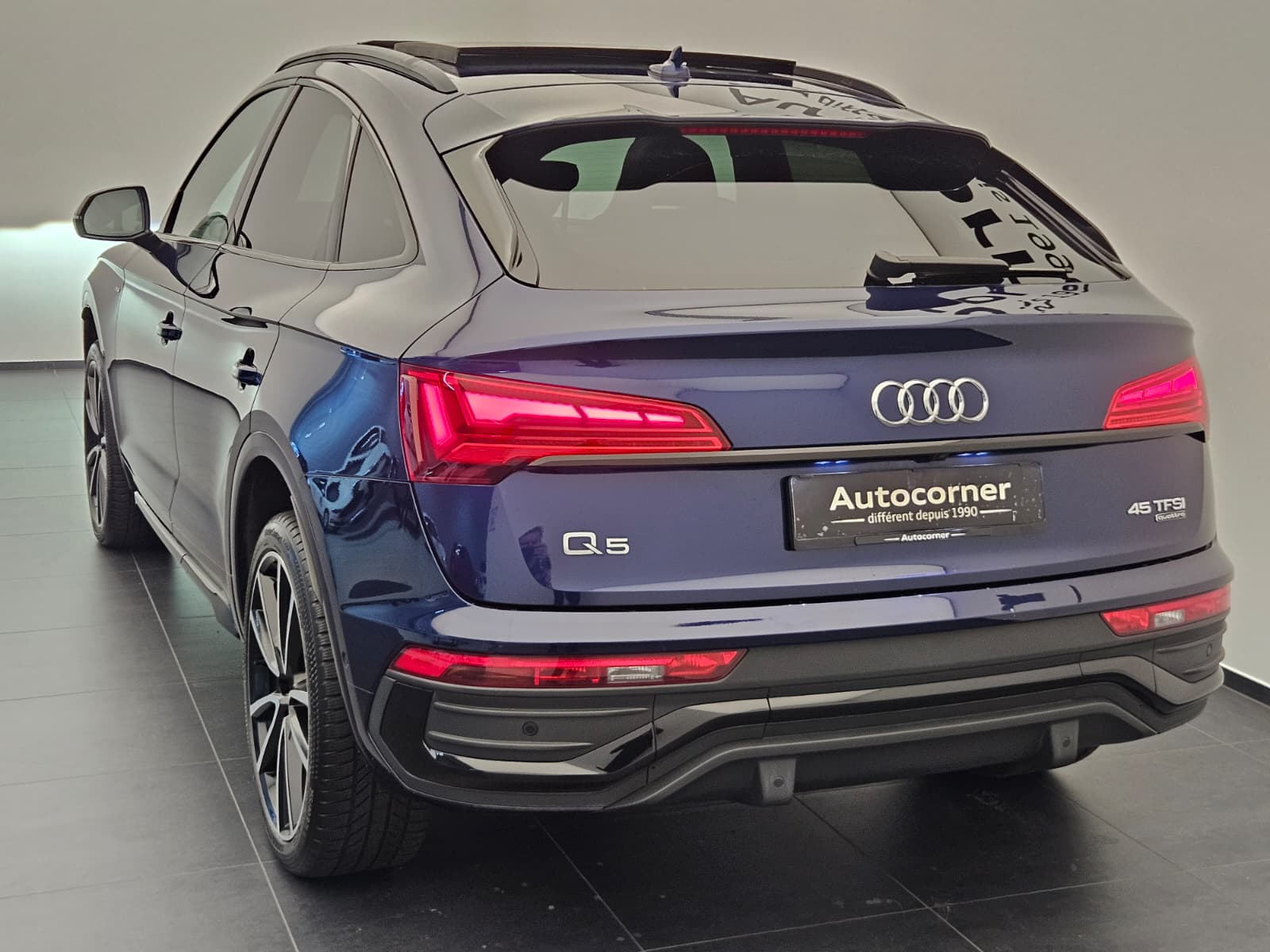 AUDI Q5 Sportback 45 TFSI S line quattro S-tronic-image-8