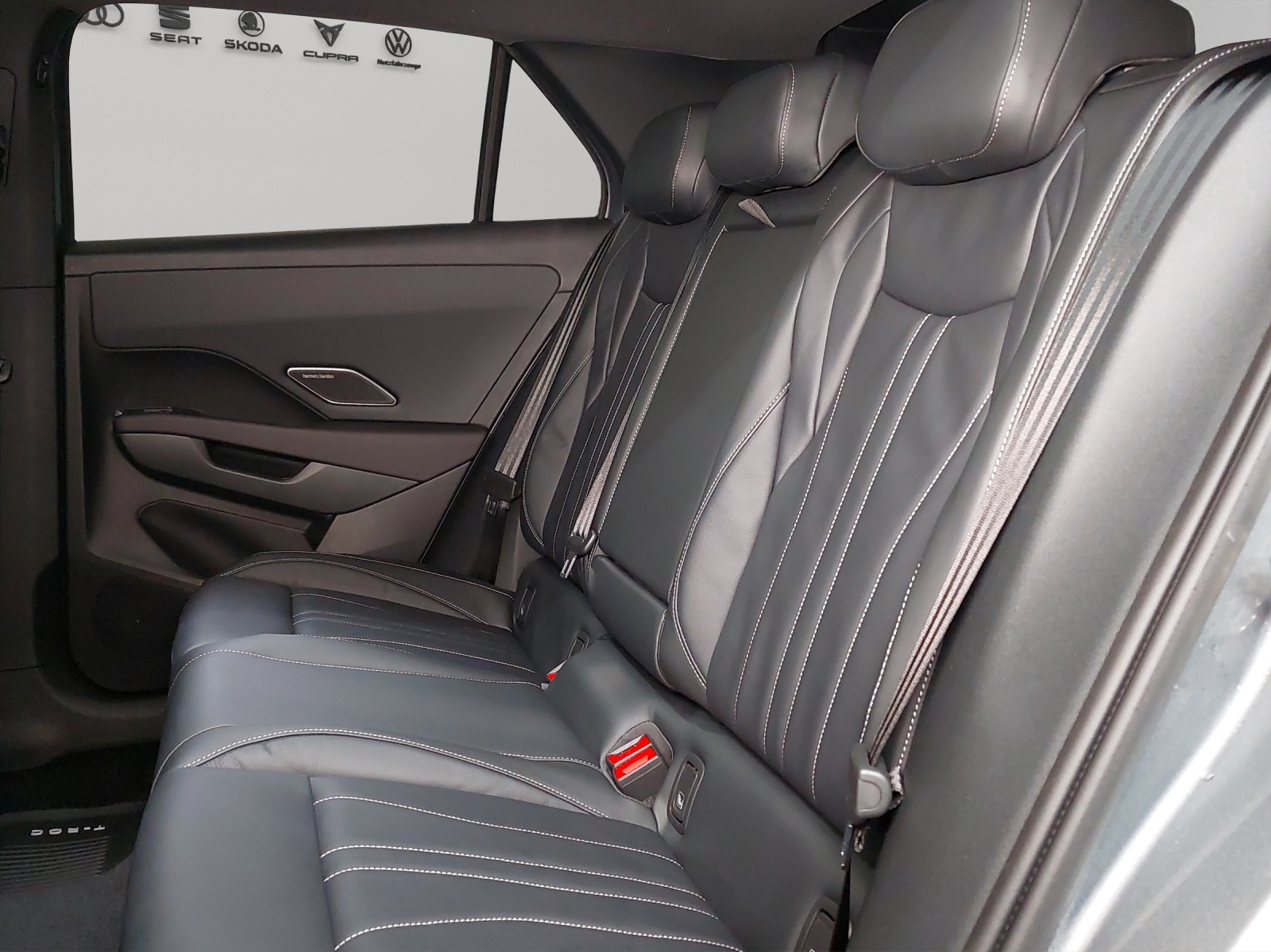 VW T-Roc 1.5 eTSI mHEV R-Line DSG-image-8