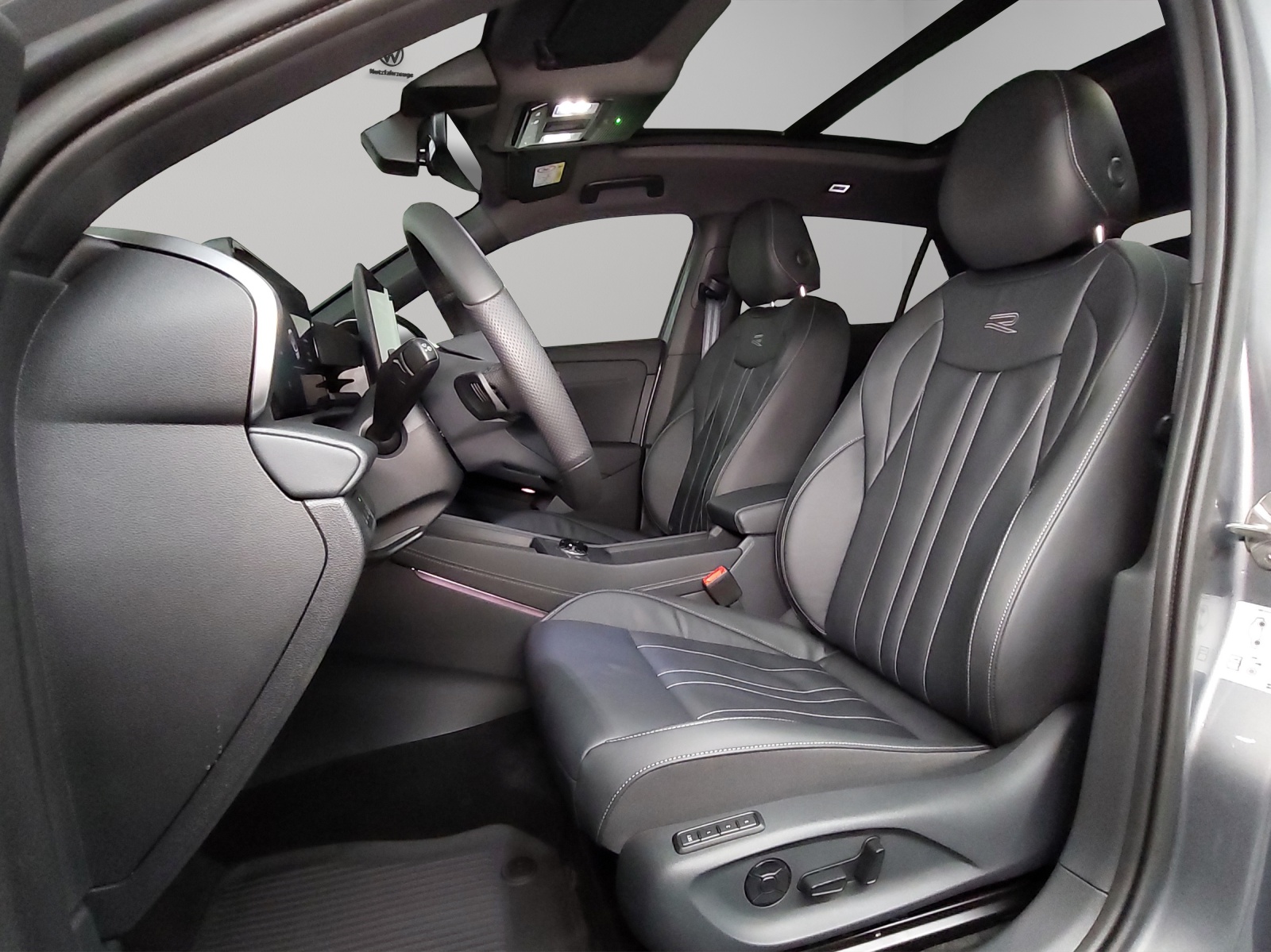 VW T-Roc 1.5 eTSI mHEV R-Line DSG-image-5