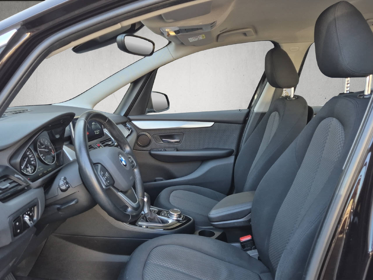 BMW 218d Gran Tourer-image-5