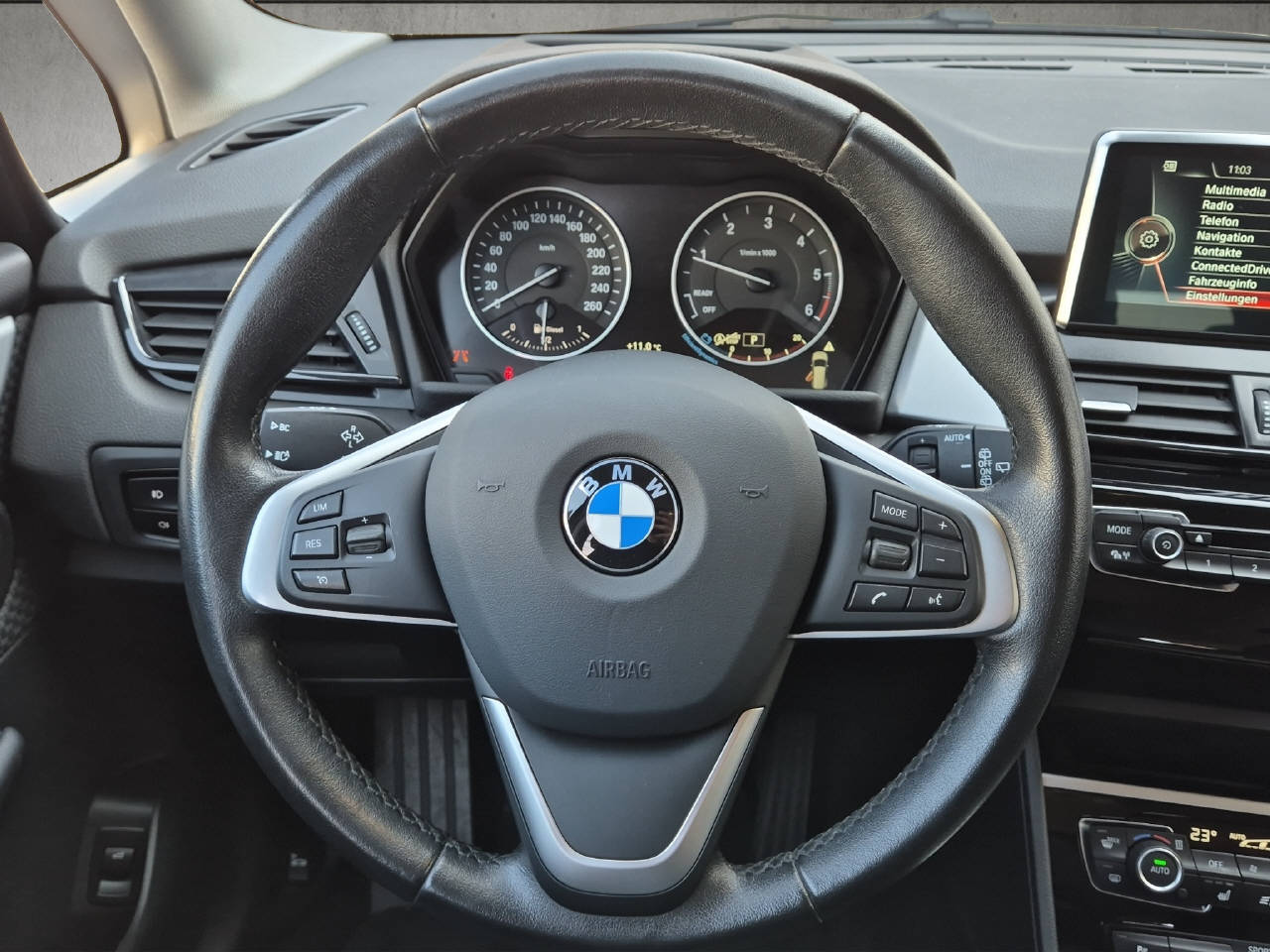 BMW 218d Gran Tourer-image-9