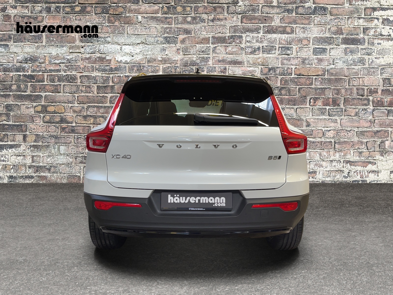 VOLVO XC40 2.0 B5 MH R-Design AWD-image-10