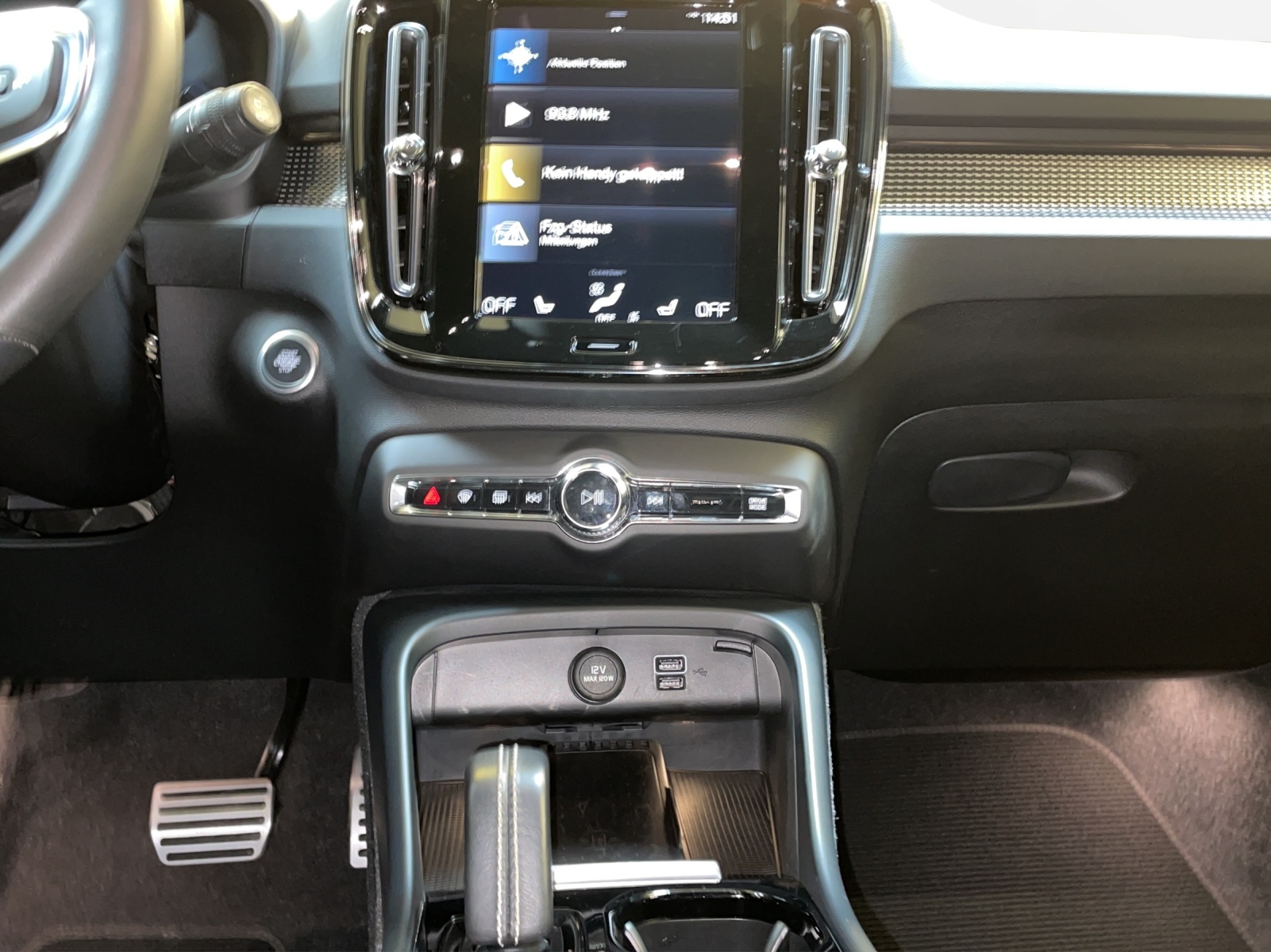 VOLVO XC40 2.0 B5 MH R-Design AWD-image-6