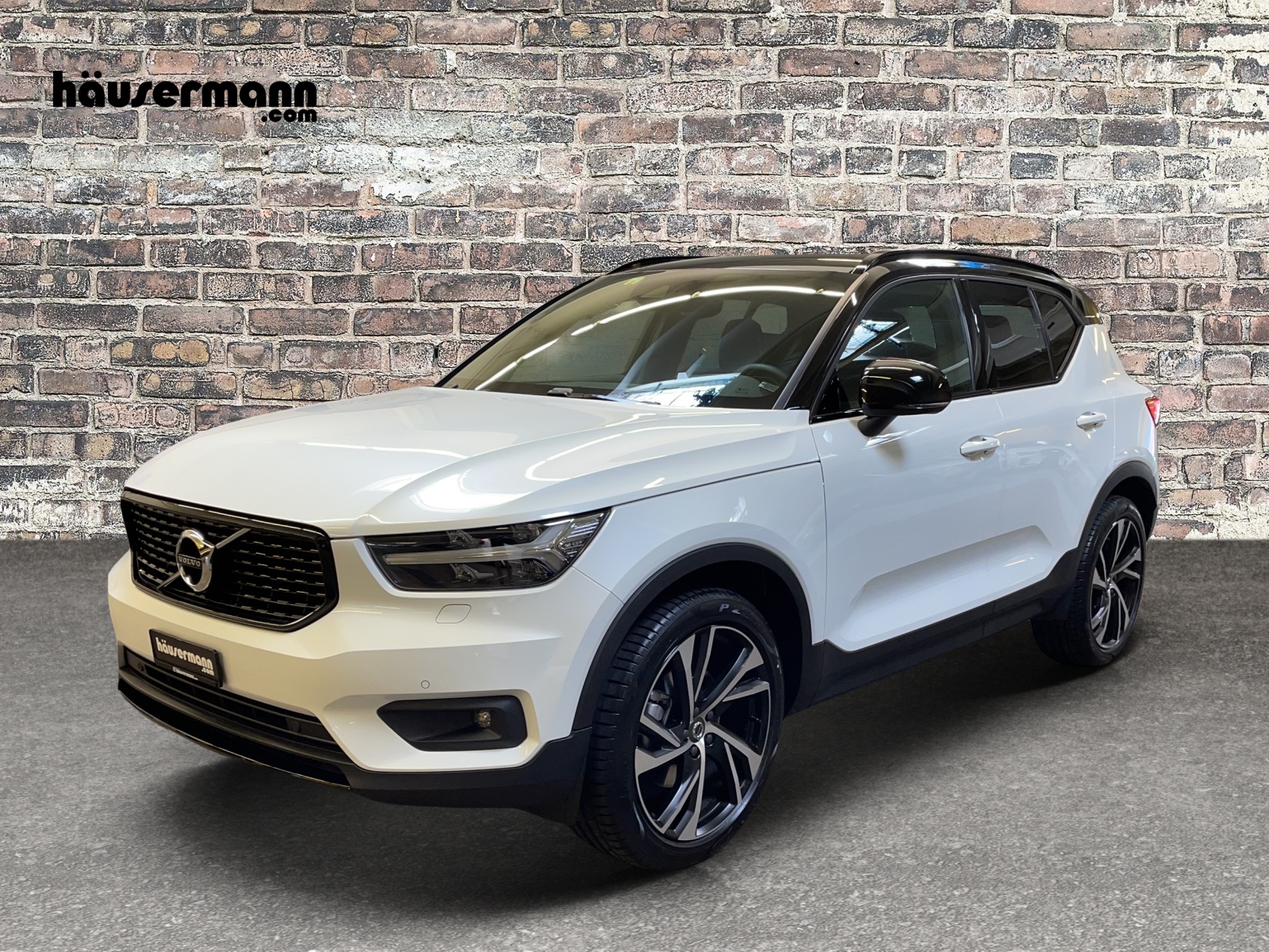 VOLVO XC40 2.0 B5 MH R-Design AWD-image-0