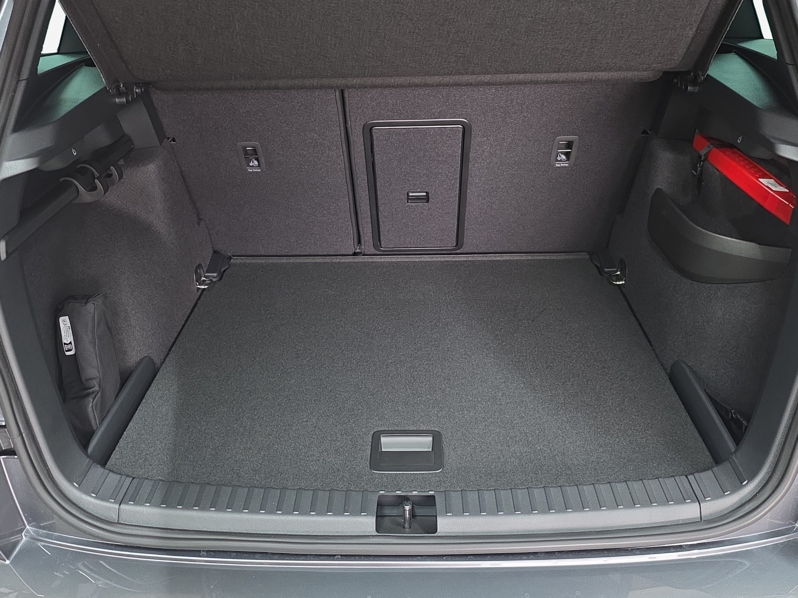 SKODA Karoq 2.0 TSI SportLine 4x4 DSG-image-12