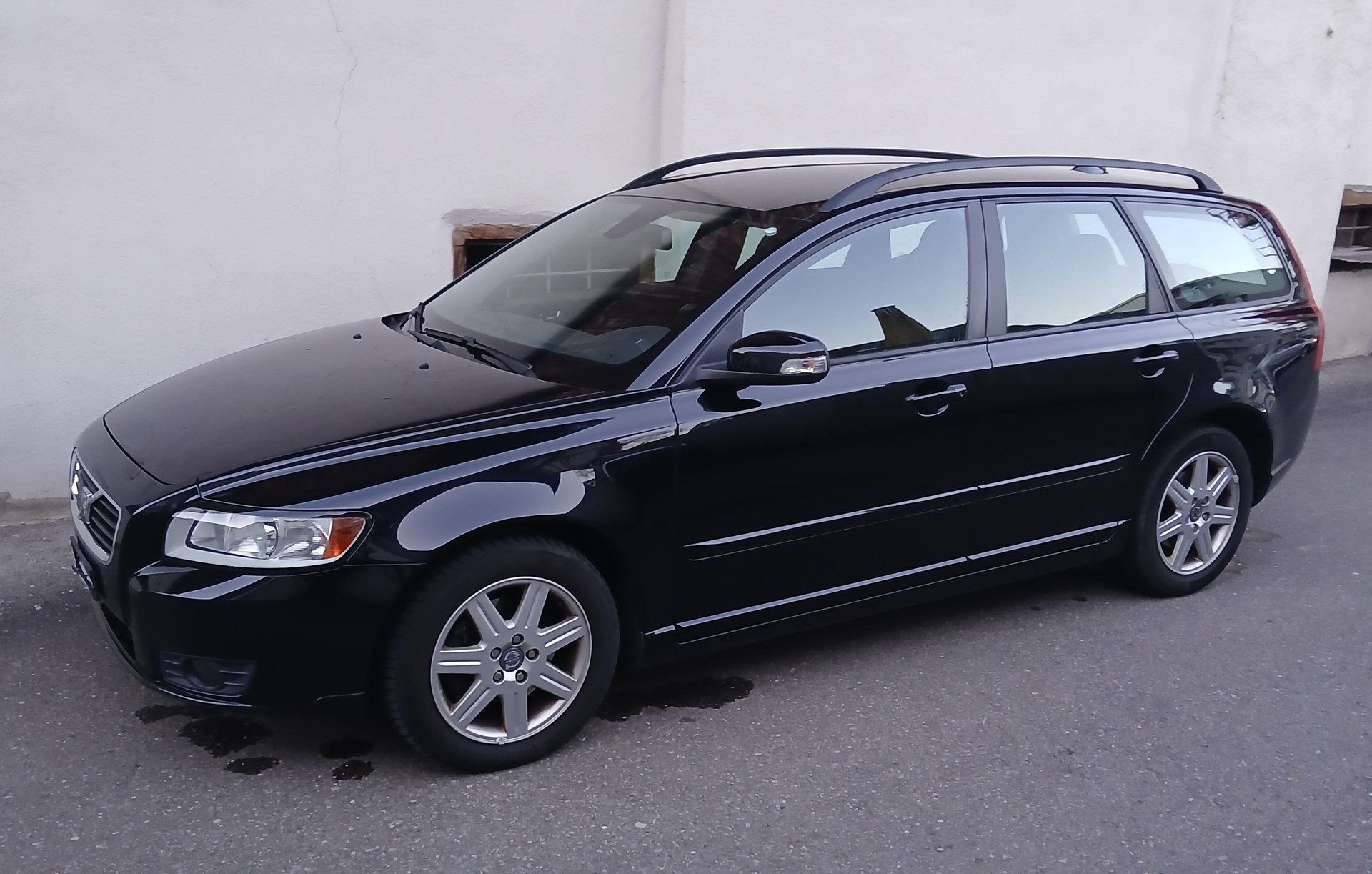VOLVO V50 2.4 Momentum Geartronic-image-3