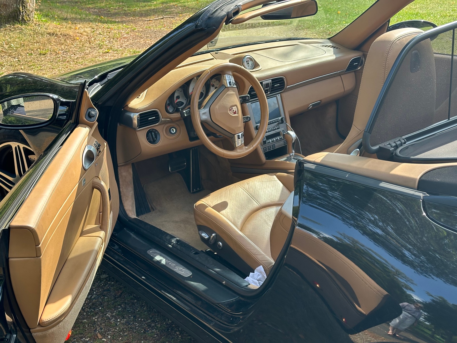 PORSCHE 911 Carrera 4S-image-3