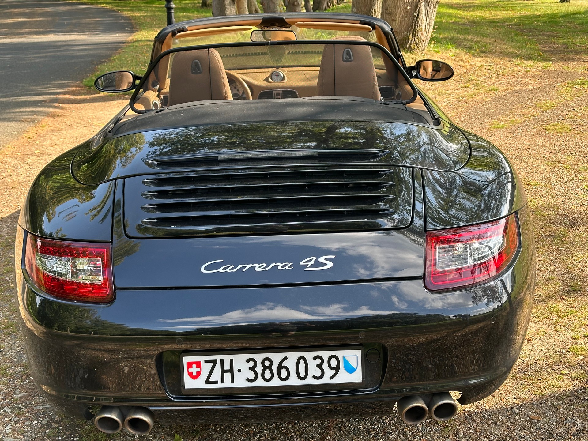 PORSCHE 911 Carrera 4S-image-1