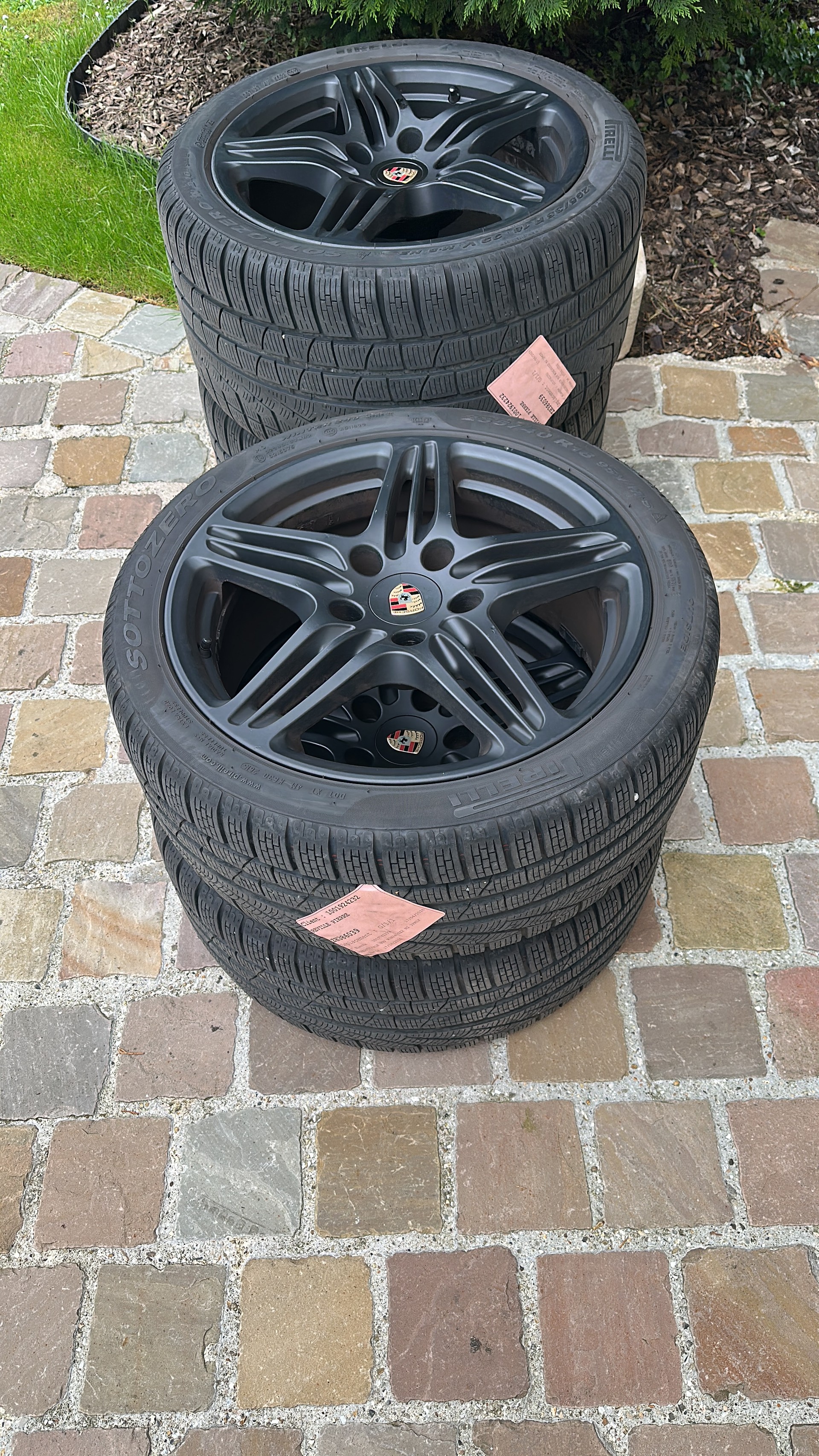 PORSCHE 911 Carrera 4S-image-9