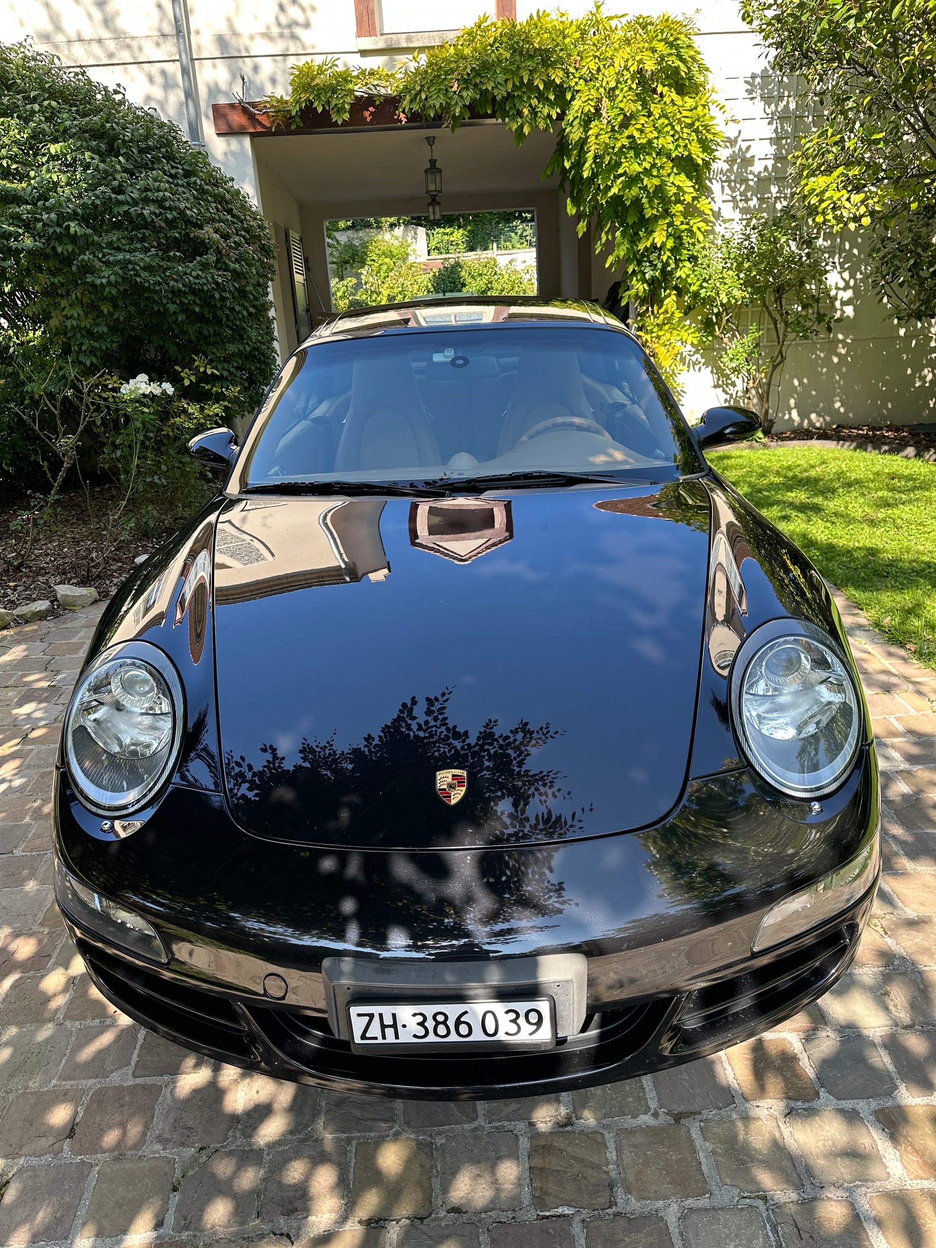 PORSCHE 911 Carrera 4S-image-2