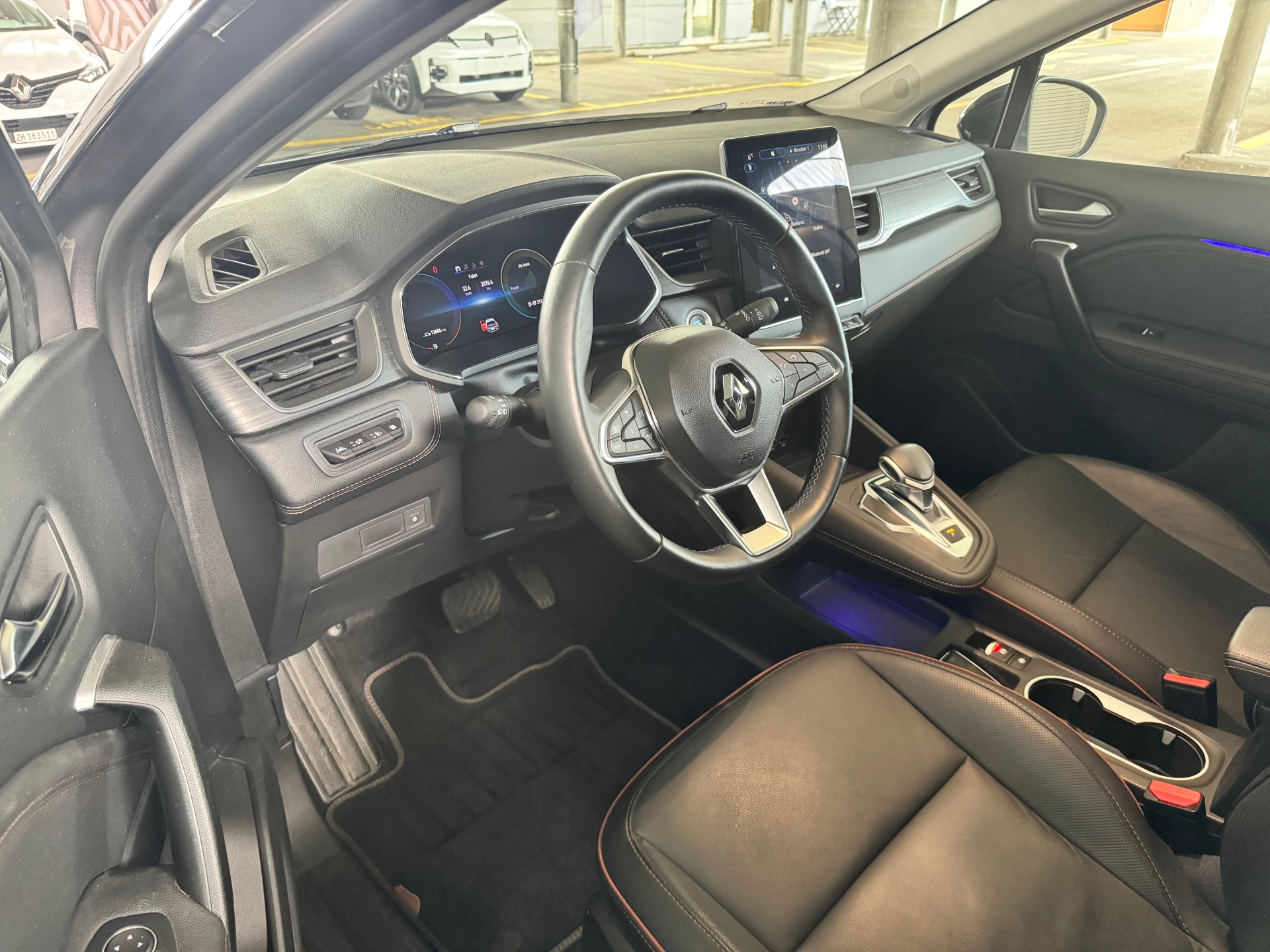 RENAULT Captur 1.6 E-Tech Plug-in Init-image-5