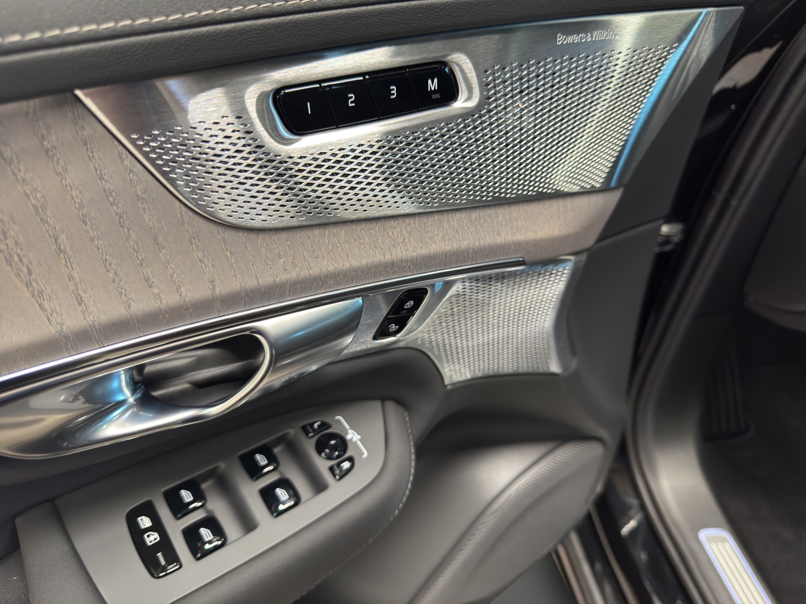 VOLVO XC90 2.0 T8 TE XCLUSIVE Edition Bright eAWD-image-12