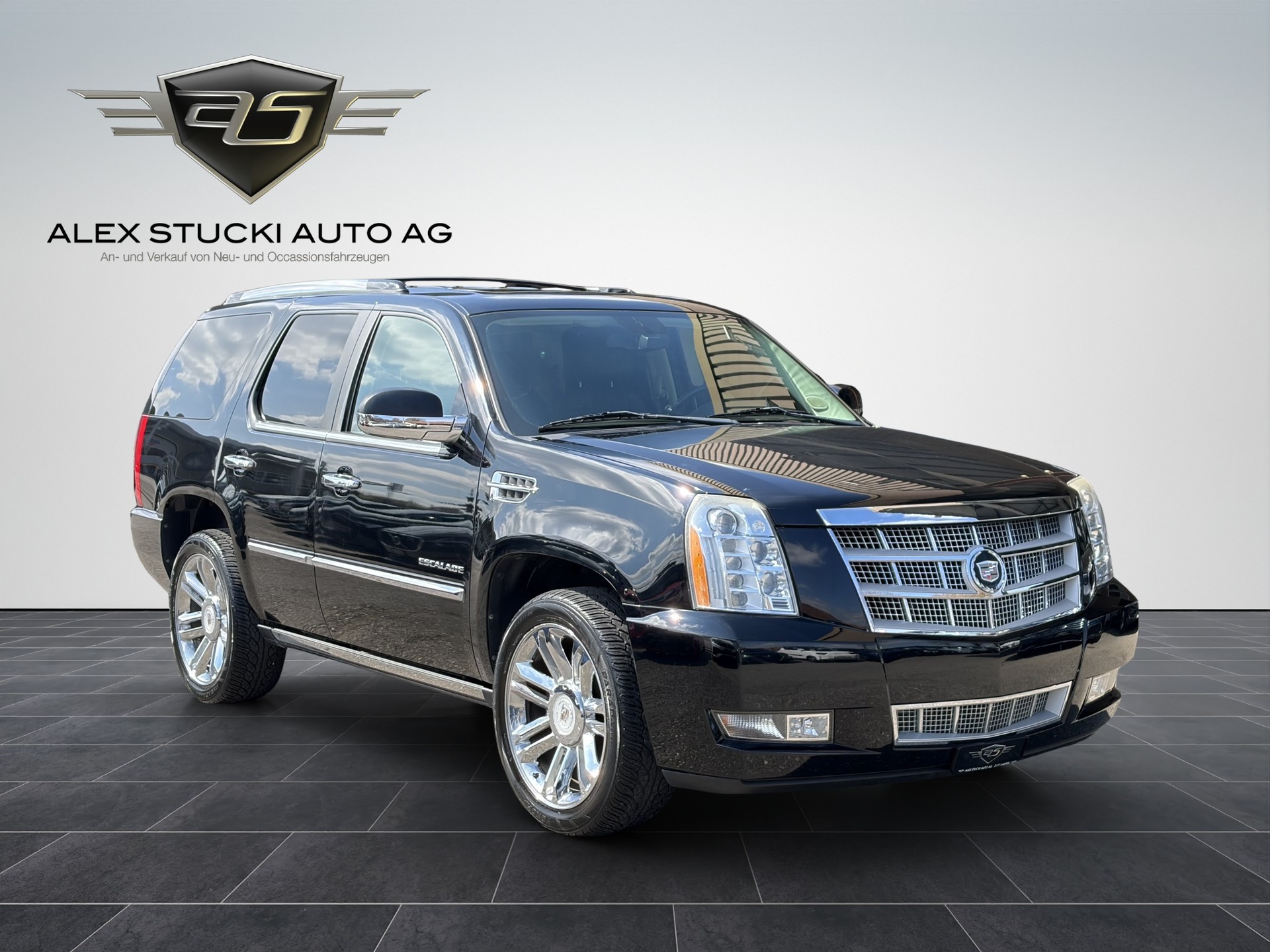 CADILLAC Escalade 6.2 Platinum Edition-image-0