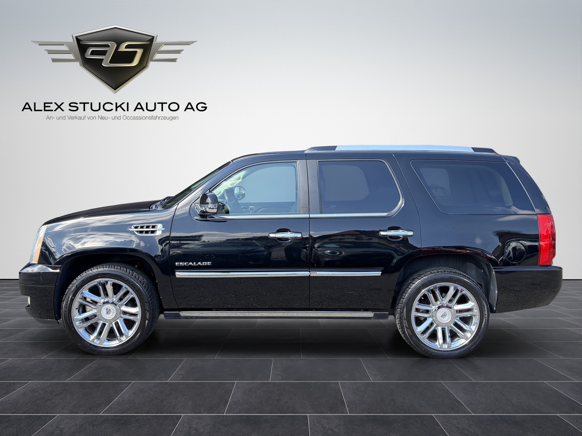 CADILLAC Escalade 6.2 Platinum Edition-image-3
