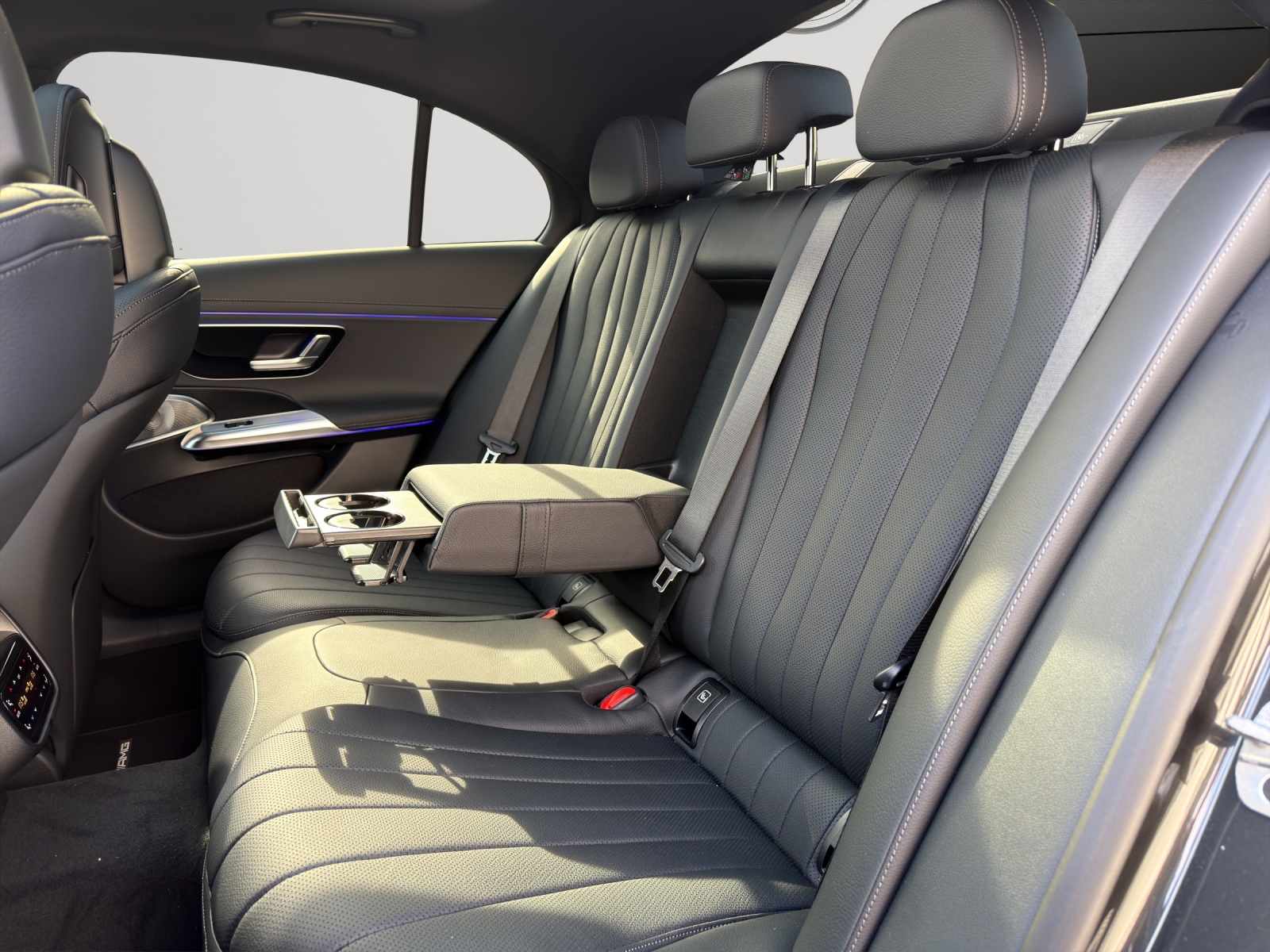 Image MERCEDES-BENZ E-400 E 400 e 4Matic 9G-Tronic