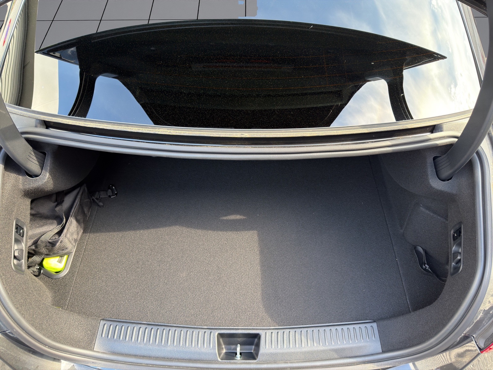 Image MERCEDES-BENZ E-400 E 400 e 4Matic 9G-Tronic