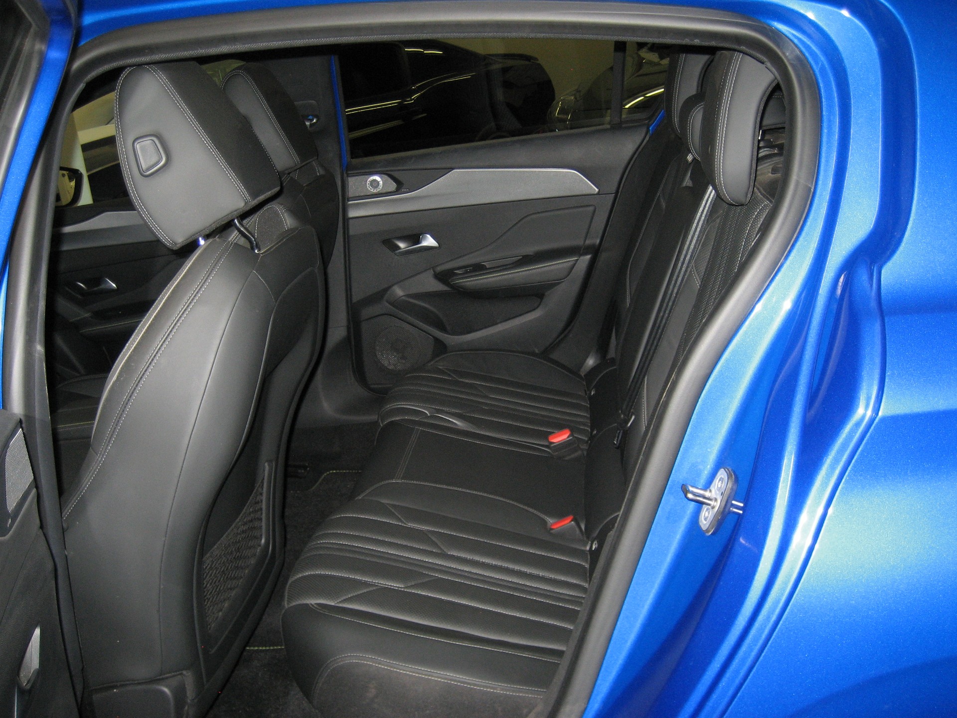 PEUGEOT 308 1.5 BlueHDI GT Pack EAT8-image-10