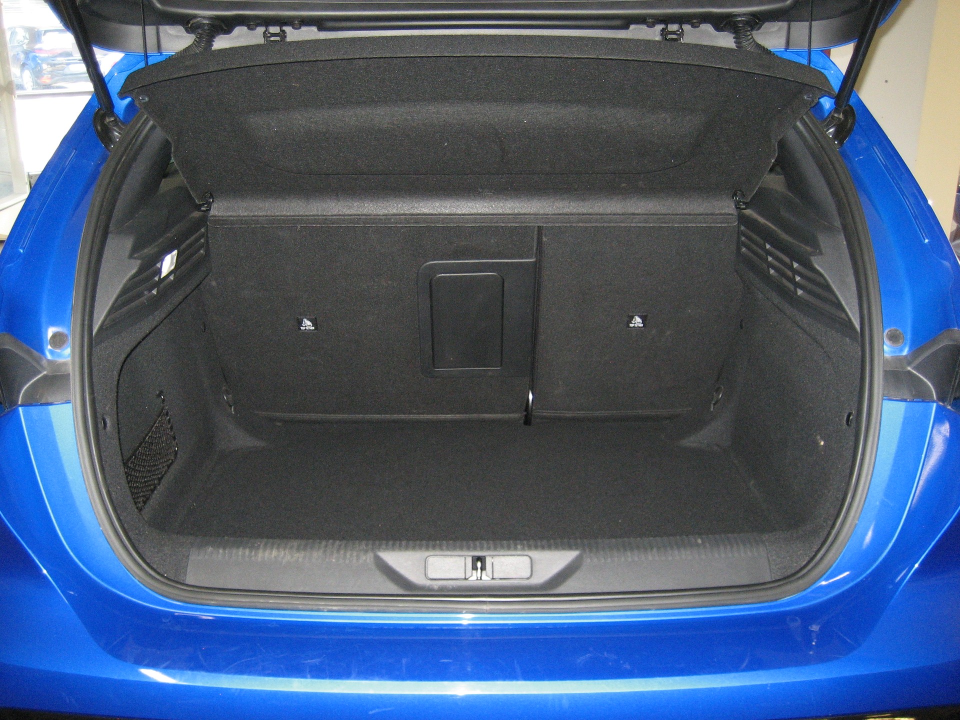 PEUGEOT 308 1.5 BlueHDI GT Pack EAT8-image-11